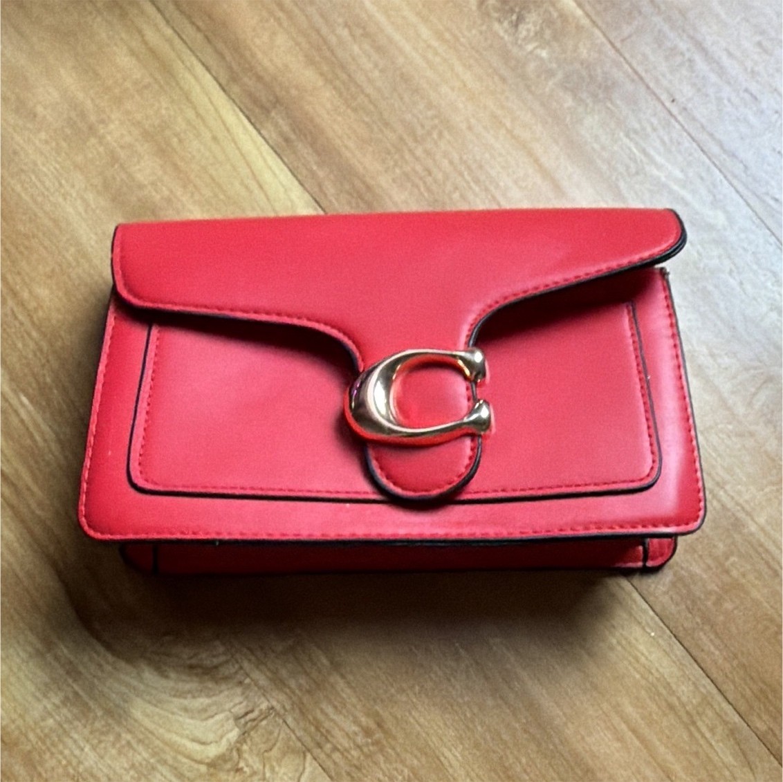 Women’s Red Solid Rectangle Flap Clutch Purse Gold Hardware Buckle Closure