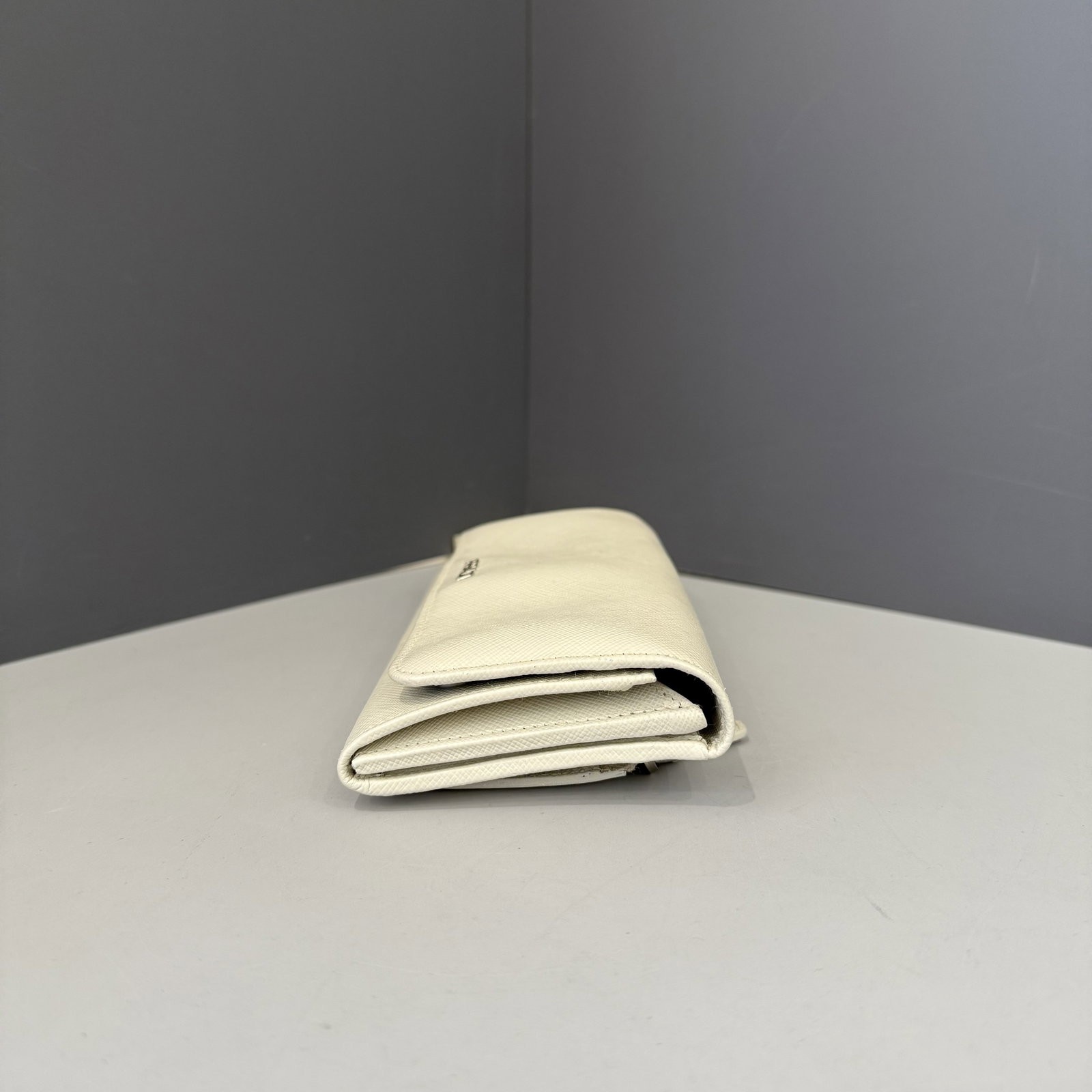 Prada Continental Wallet White Saffiano Calfskin (zs042426a2)