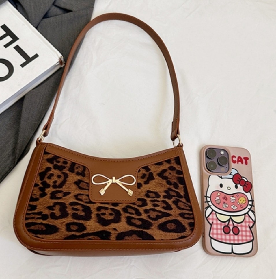 Leopard Print Shoulder Bag Women Brown PU Underarm Handbag Trendy Casual Purse