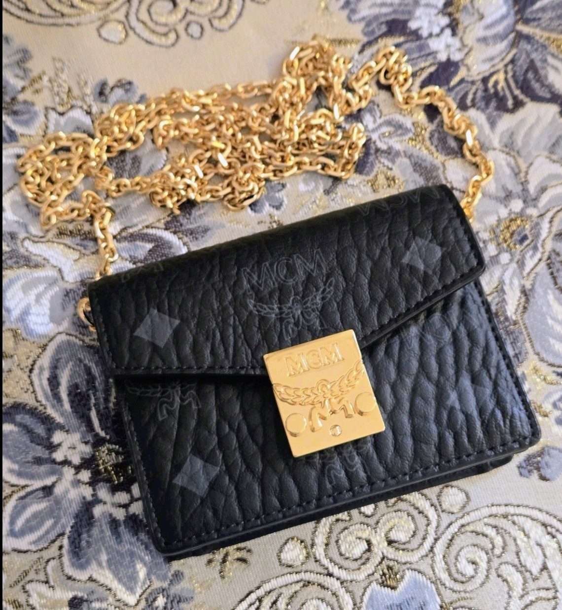 MCM Mini Aren Chain Wallet in Black Visetos Monogram