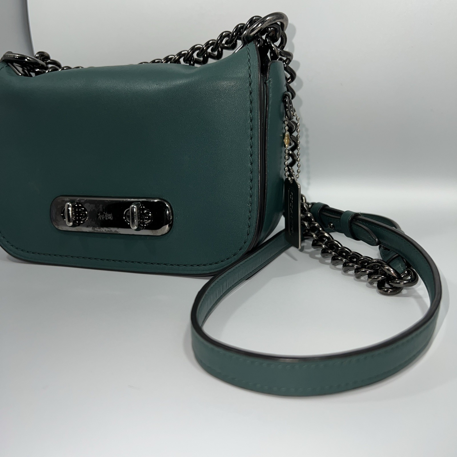COACH 18858 Swagger 20” Chain Shoulder Handbag Gravtanned Leather Green Used