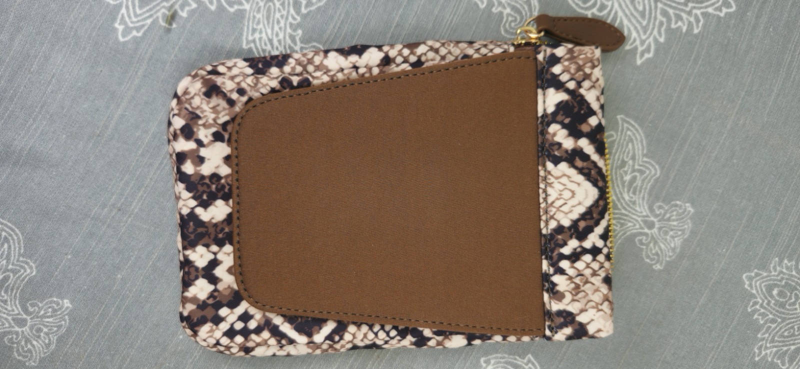 Bolsetta Magnetic Zippered Hip Pouch – Beltless Handbag + RFID Protection Multi