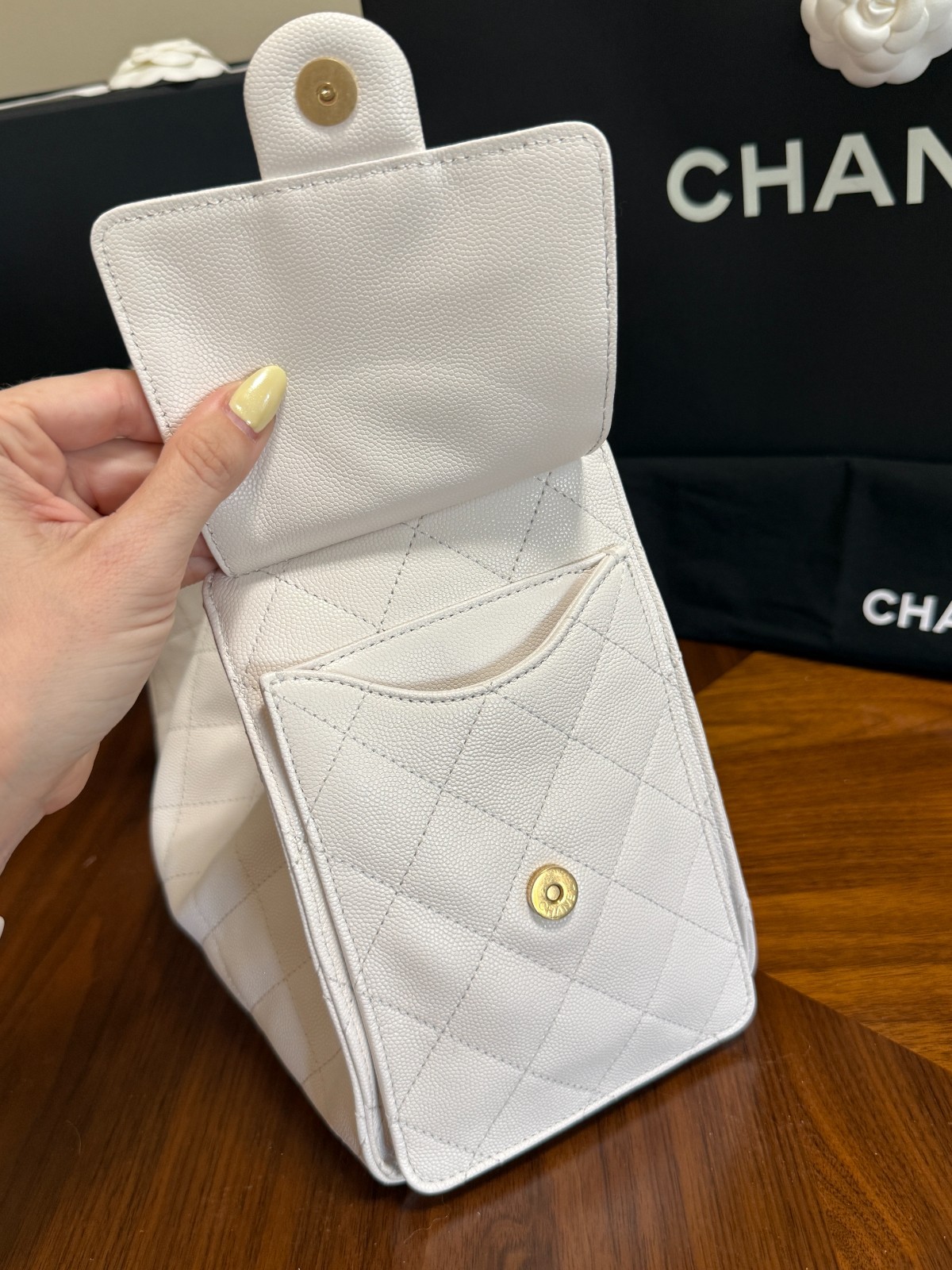 Authentic CHANEL 25 Small White Handbag Excellent Condition Full Set Receipt