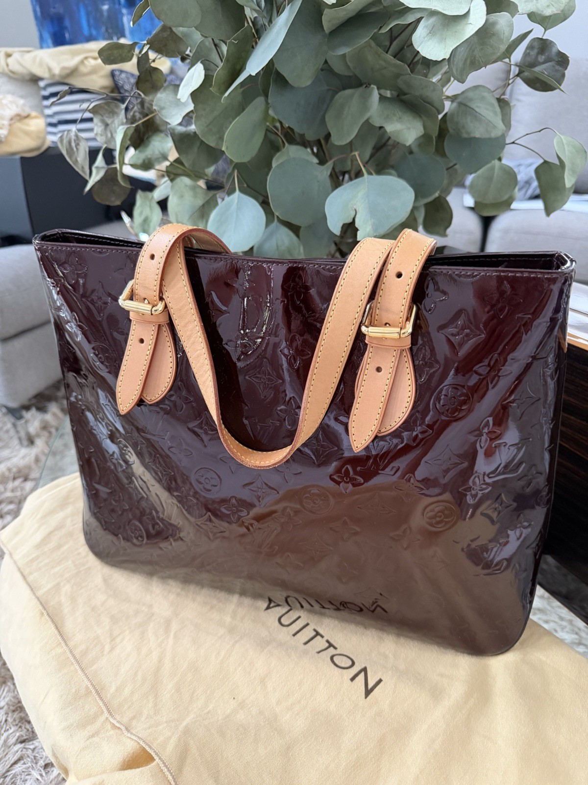 Louis Vuitton Burgundy Monogram Vernis Patent Tote Zip Beige Handles Dust Bag