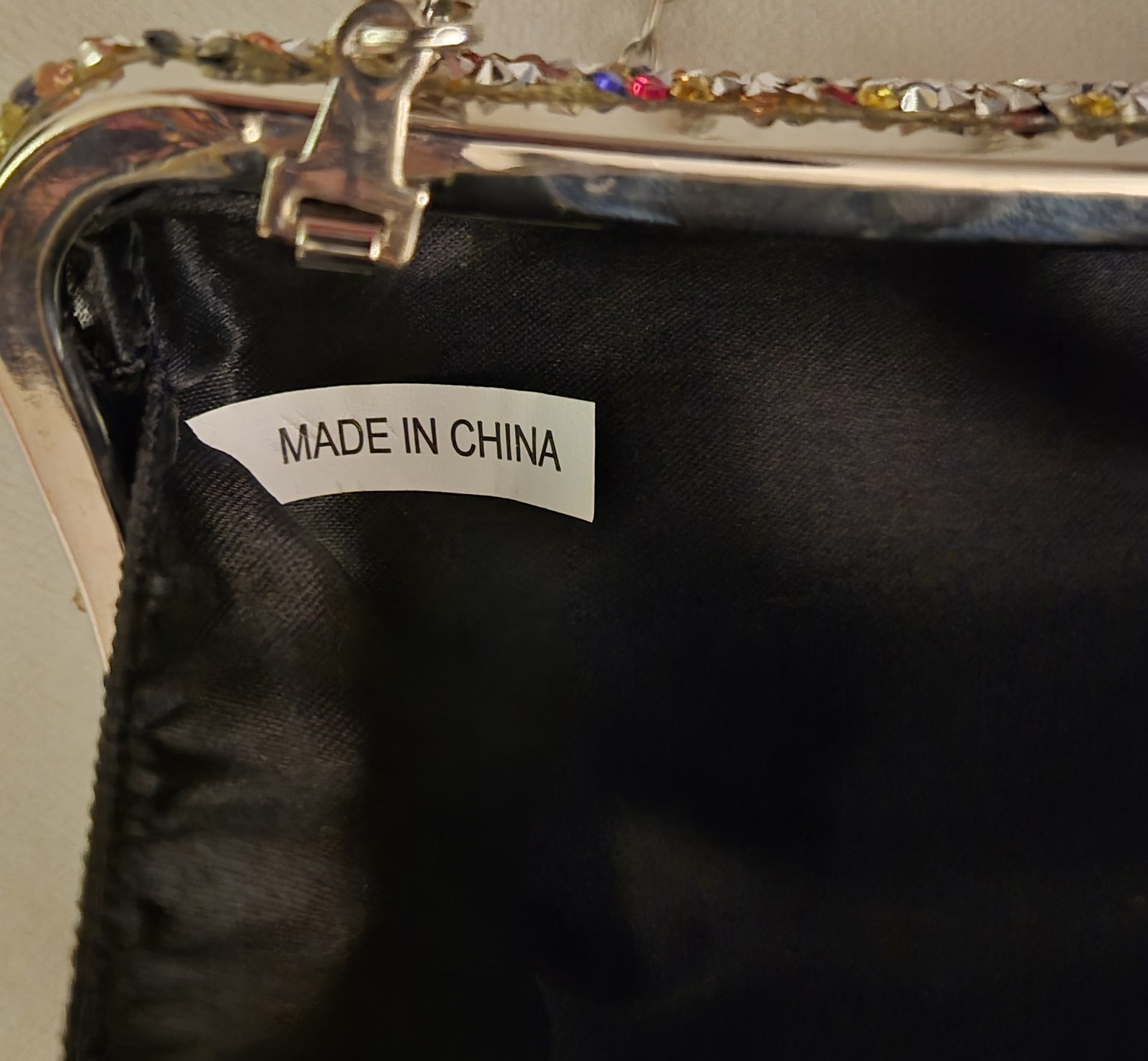 Multicolor Rhinestone Crystal Kiss Lock Clutch w/ Detachable Silver Chain Strap