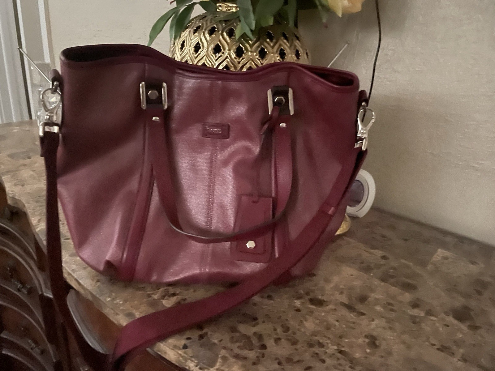Authentic Tods Brown Leather Tote/Shoulder Handbag With Lock And Key/GUC