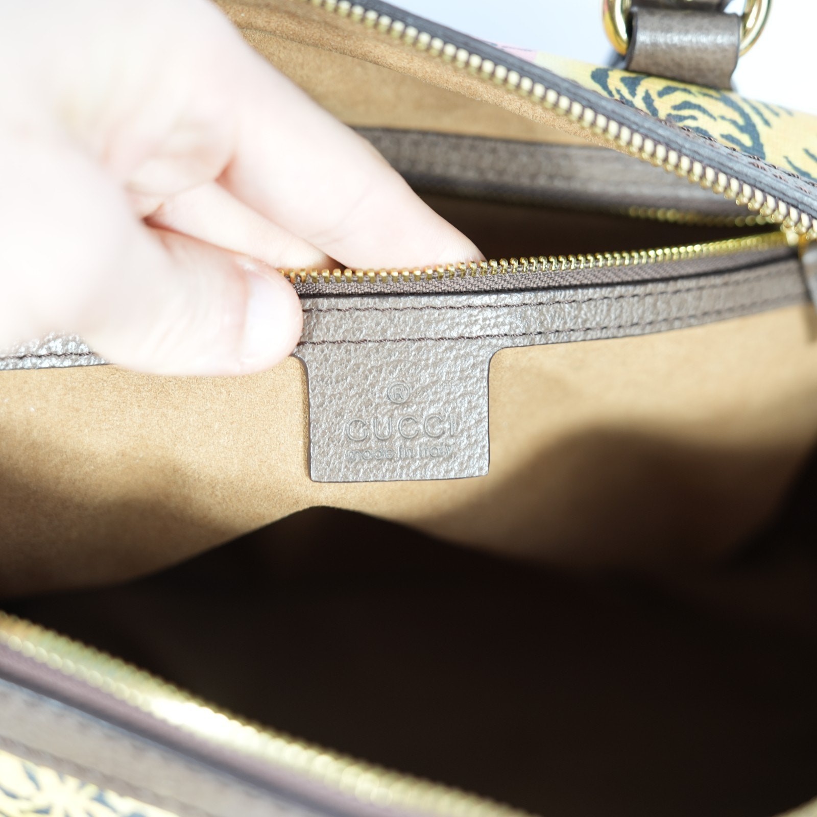 Gucci GG Supreme Monogram Bengal Medium Boston Beige Pink