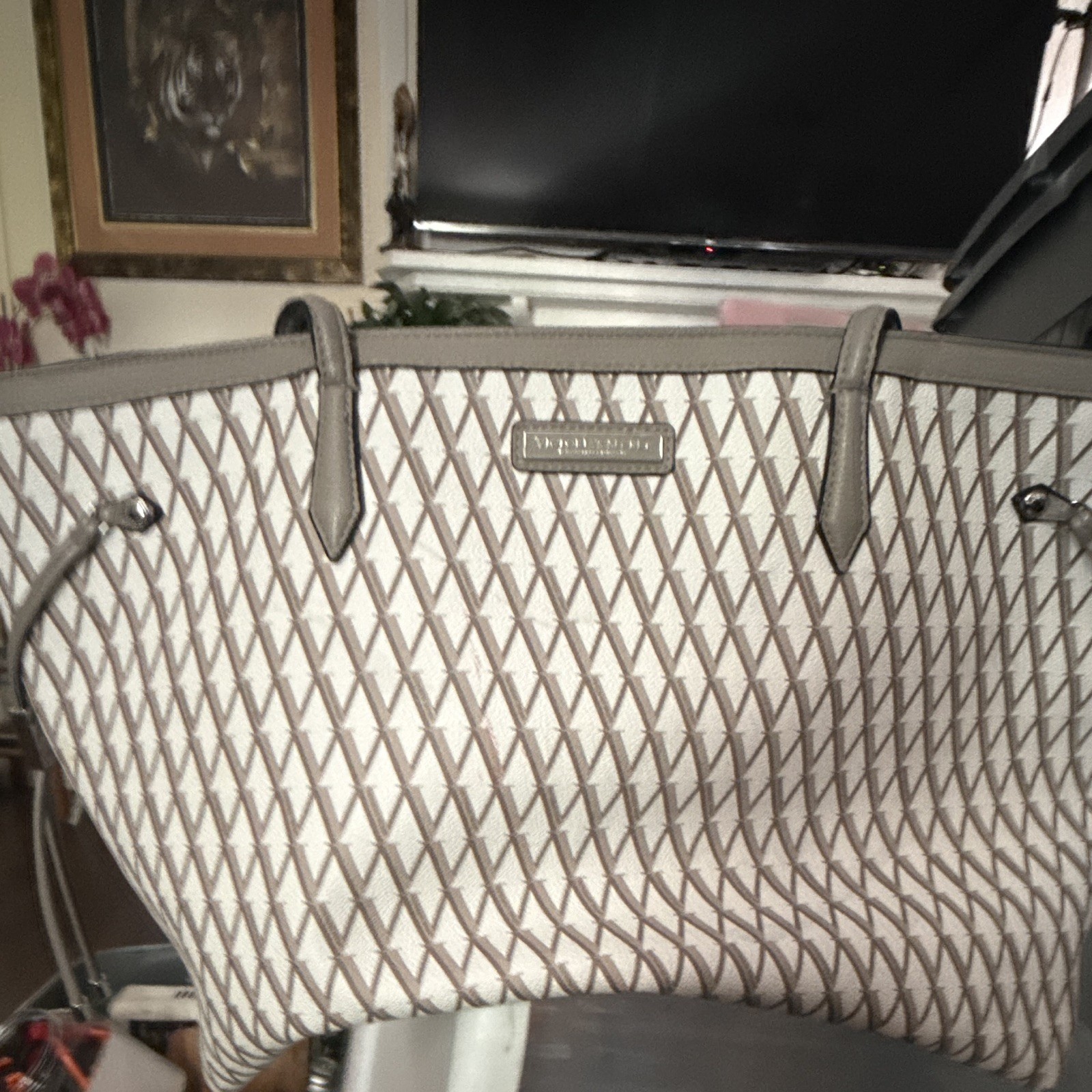 Victoria’s Secret Large Gray & White Geometric Tote w/ Detachable Strap