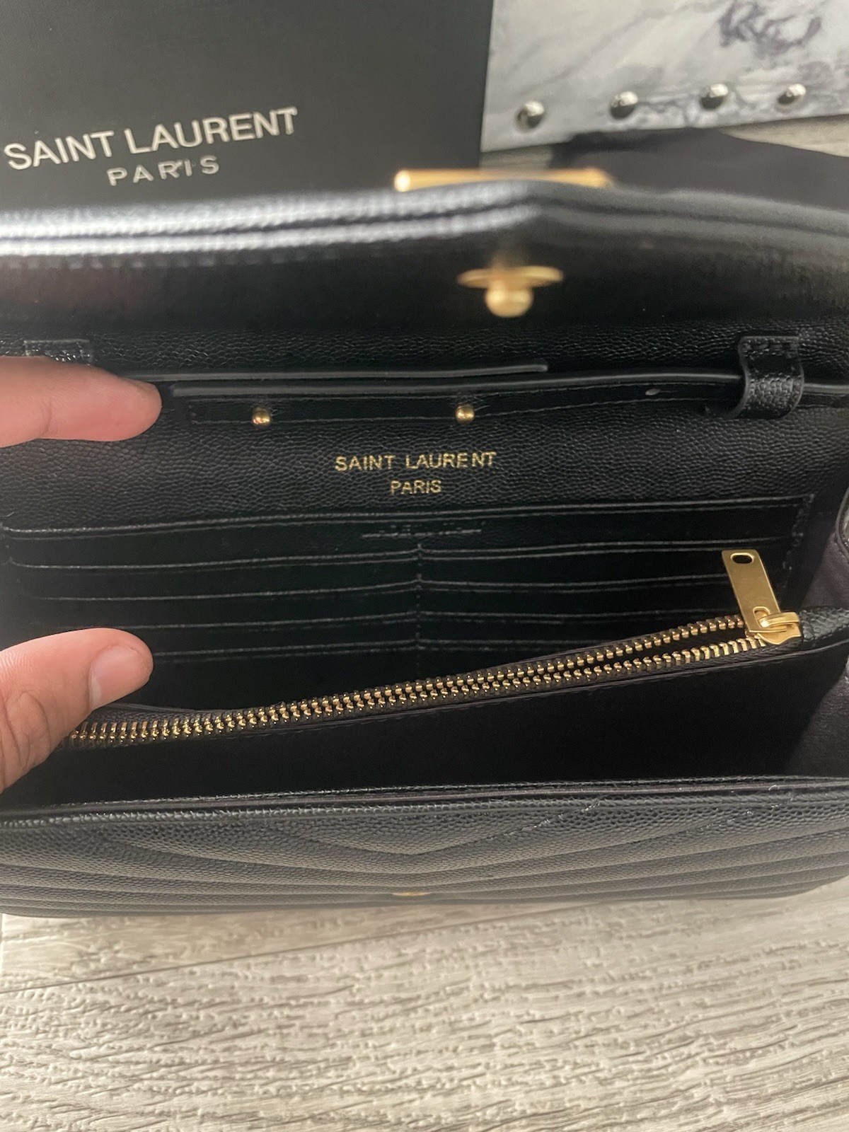 Saint Laurent Medium Quilted with Box and Dust Bag 🥰