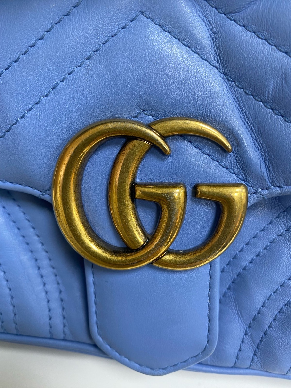 Gucci Pre-Owned Authentic Chain Bag Gold Length 22, width 6, height 15