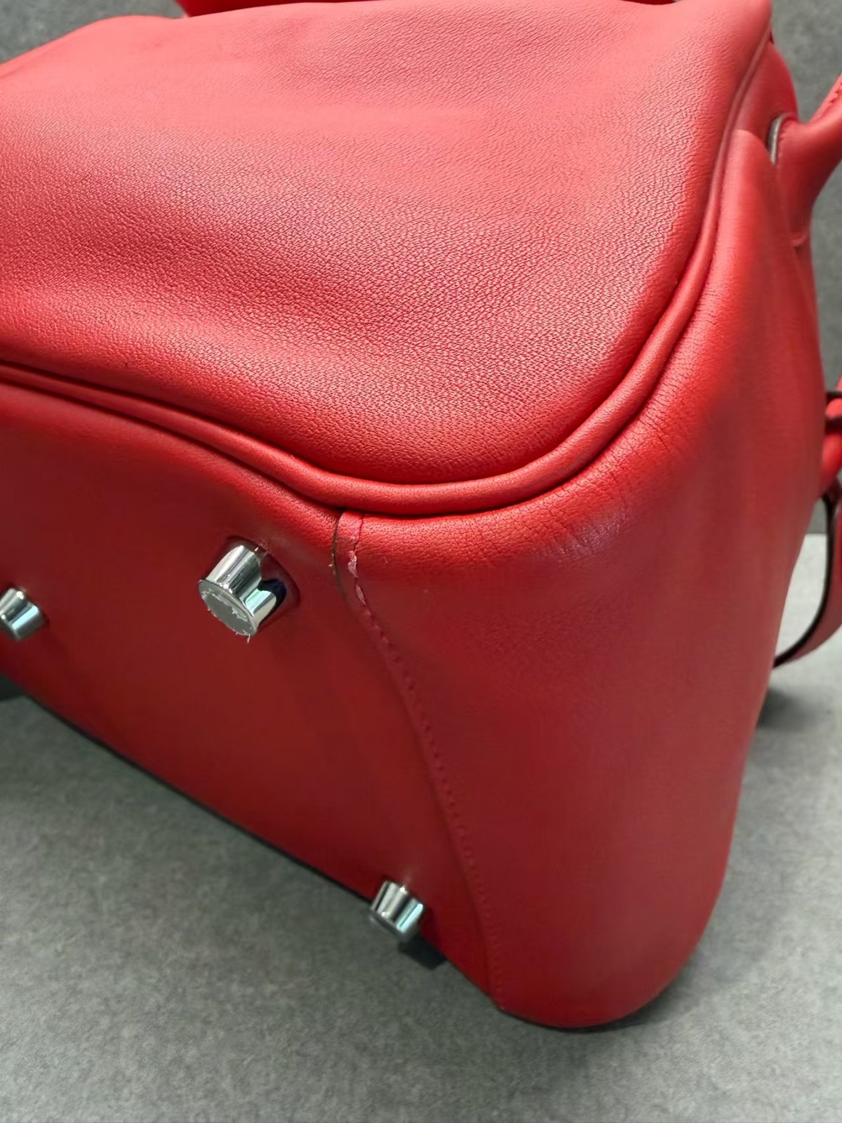 Hermes Lindy 26 Rouge Casaque Q5 Red Swift Silver Hardware PHW Bag Auth