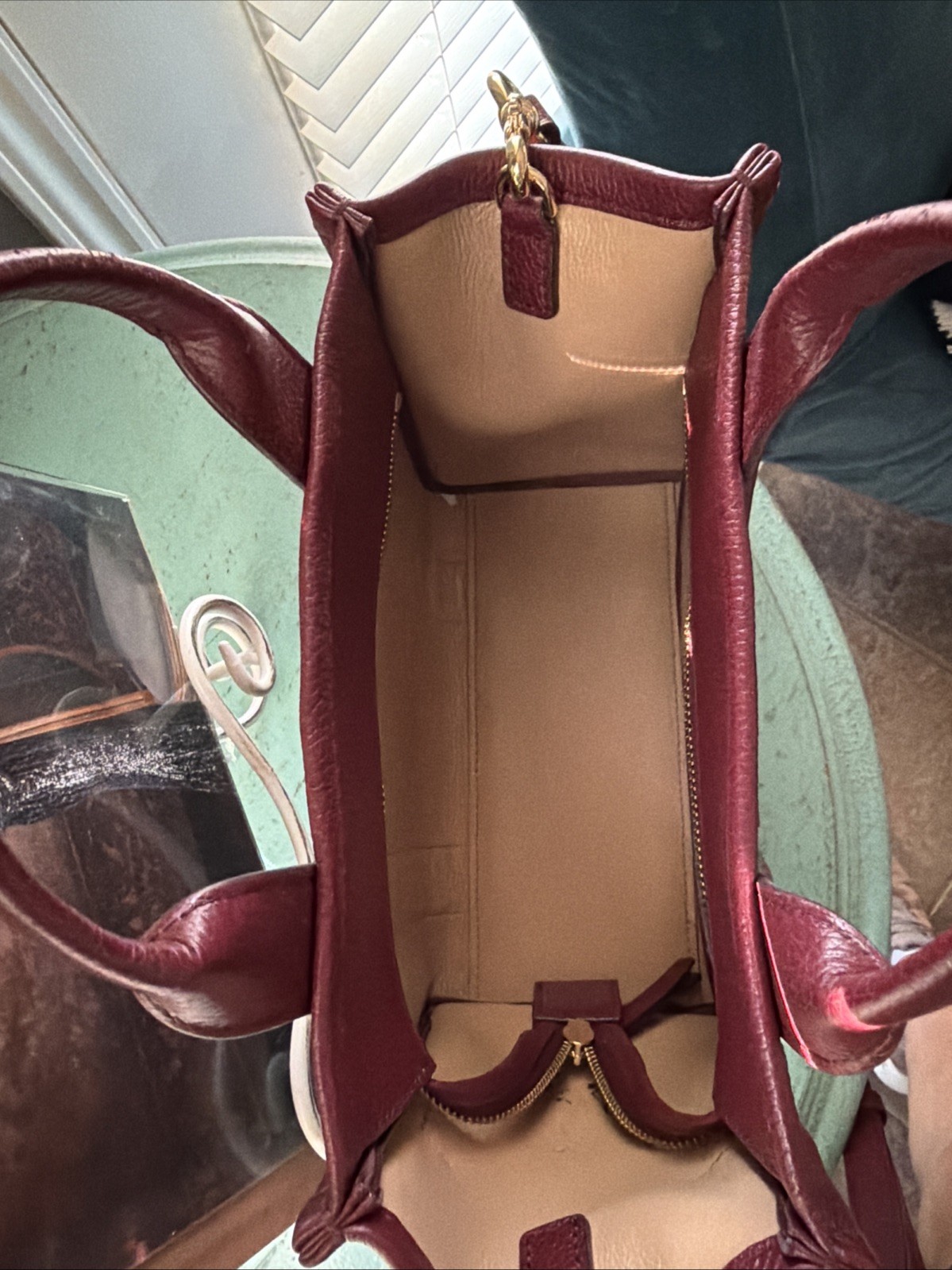 Marc Jacobs The Tote Bag Small Zip Tote Detachable/Adjustable Strap Burgundy
