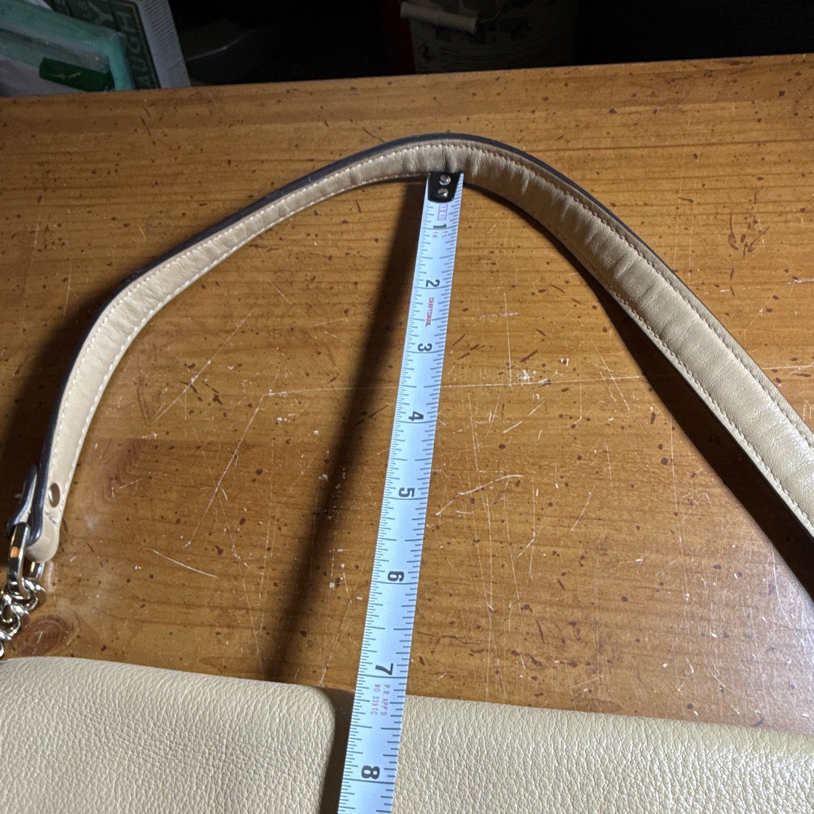 Michael Kors Beige Pebbled Shoulder Bag Gold Hardware, Med, Pockets