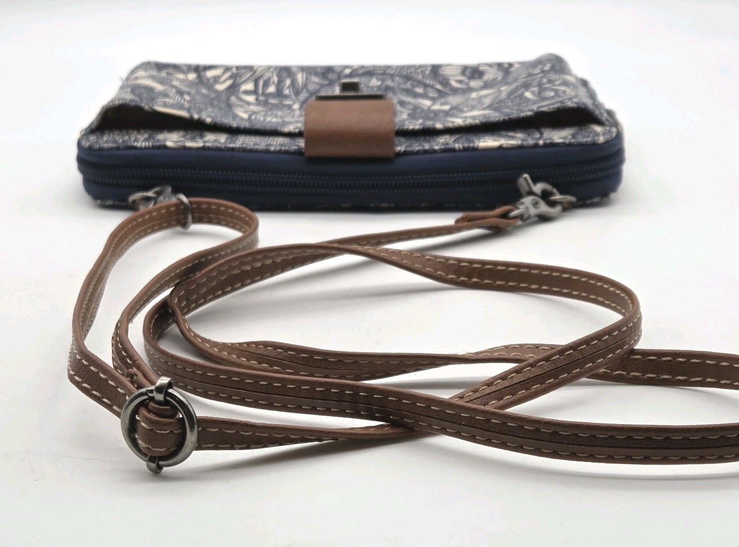 Sakroots Artist Circle Smartphone Crossbody Purse Wallet Navy Spirit Desert