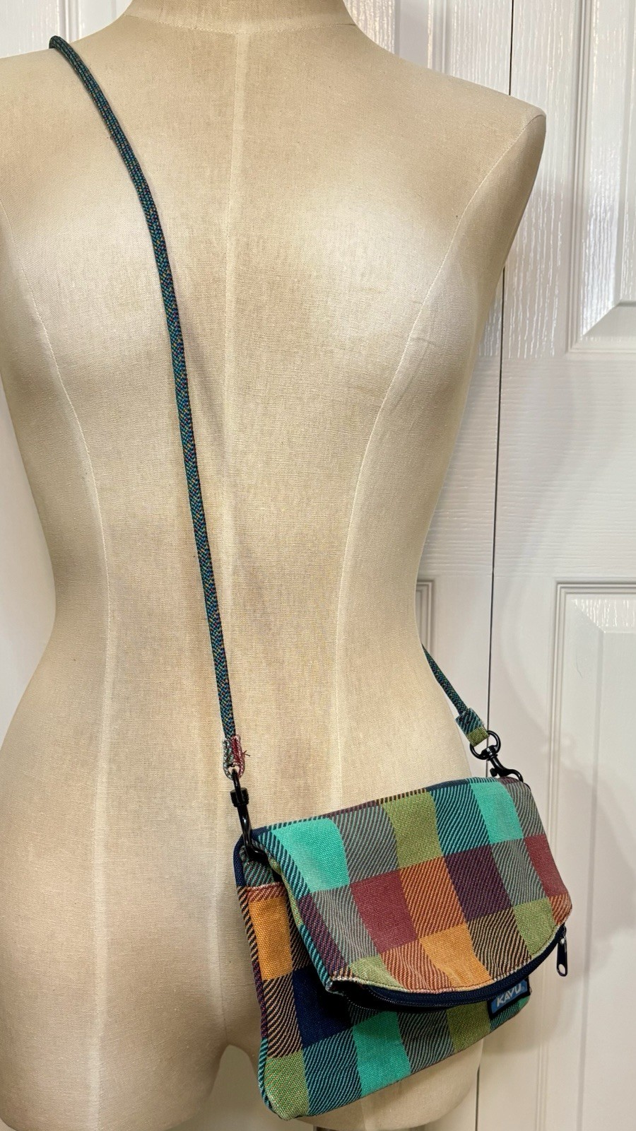 KAVU ‘SLINGALING’ Multicolor Plaid Crossbody Fold Over Bag 9.5″x5.75″/27″ Drop