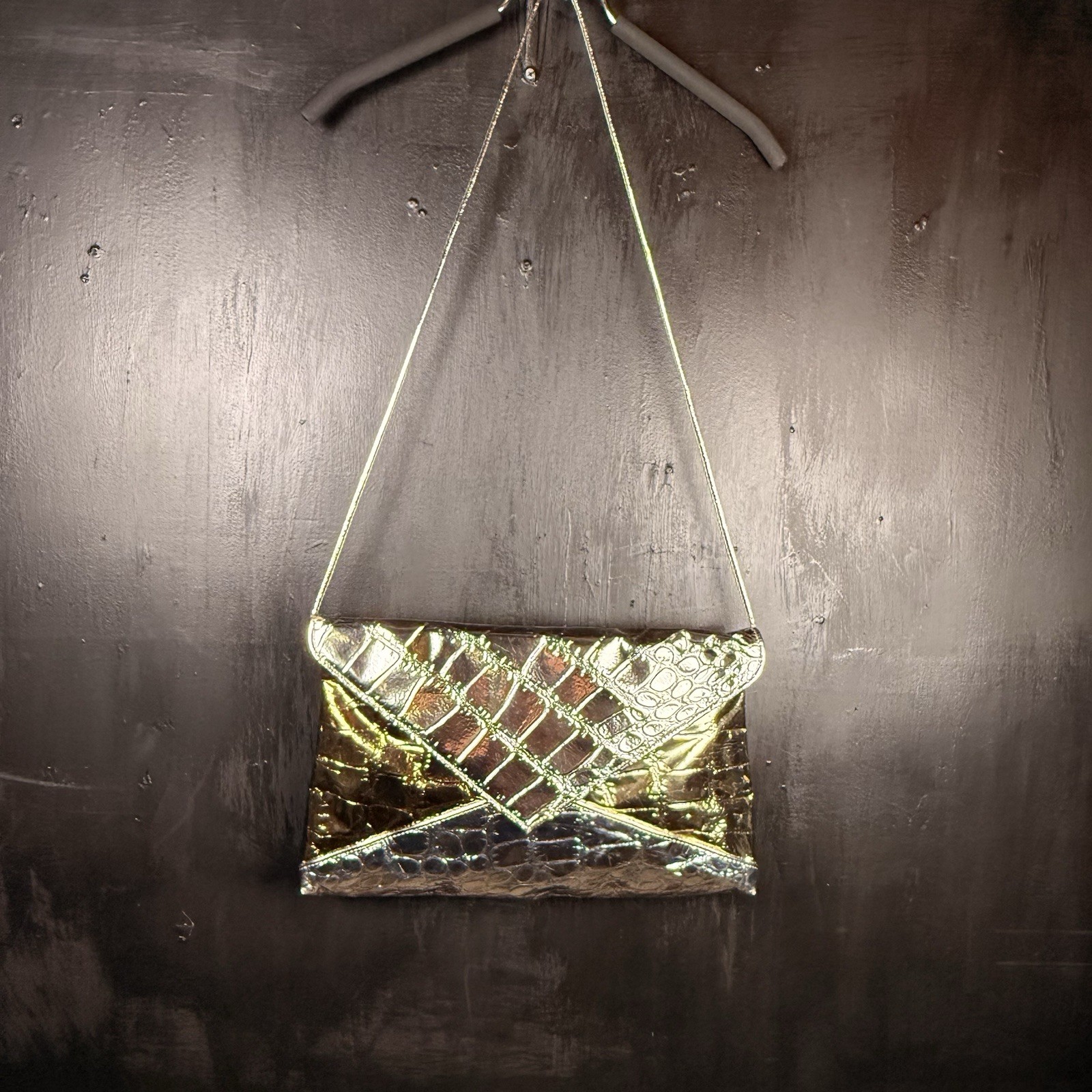 Michael Rome Vintage Gold Metallic Croc Embossed Leather Envelope Clutch Bag VTG