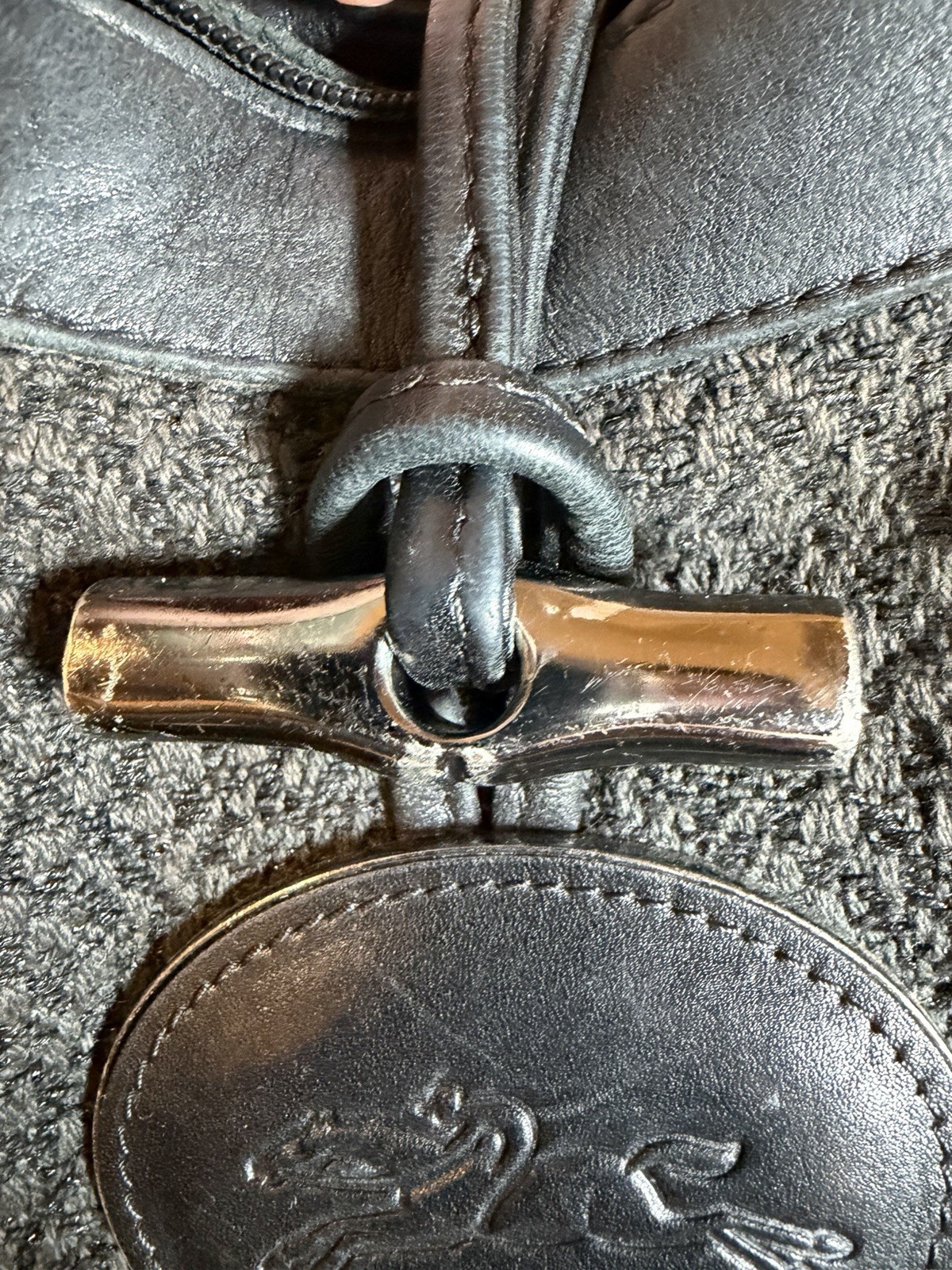 Longchamp Vintage Shoulder Bag (Needs to repair the zip, see photos )