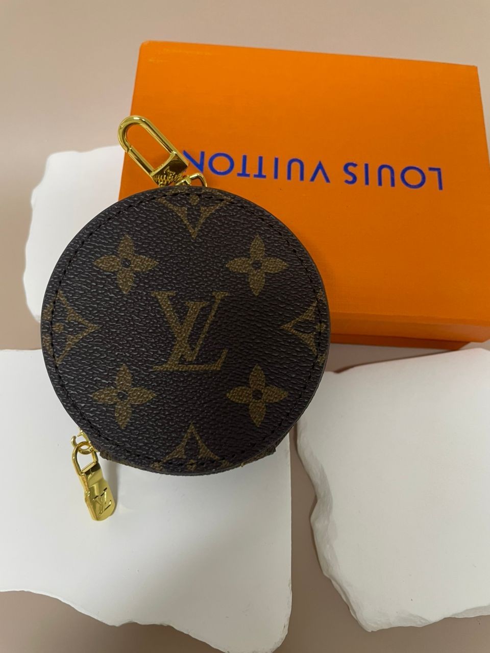 Multipochette LOUIS VUITTON Coin case Box Round Pochette with box G2U
