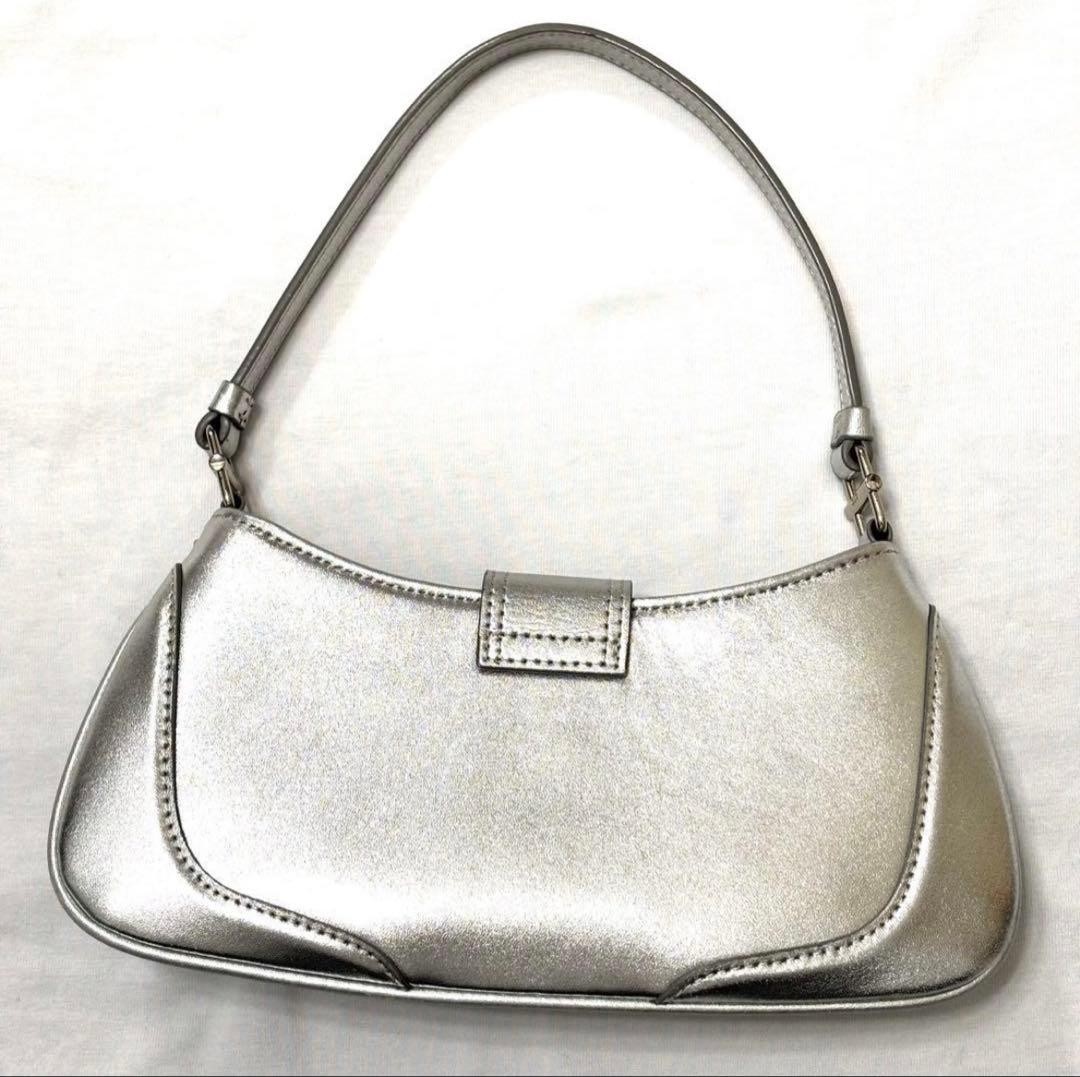 OSOI Small Shoulder Bag Accessory Pouch Leather in Silver USED Good Condition