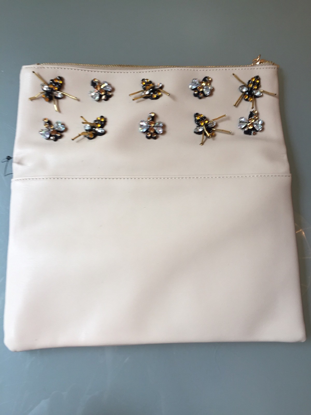 NWOT Statement Queen Bee Insect Beaded Beige Clutch Cross body