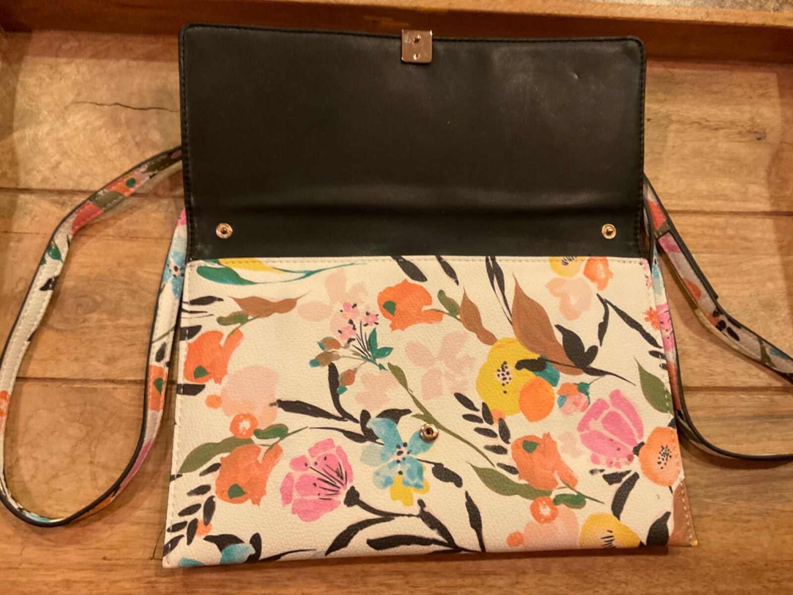 A NEW DAY FLORAL WALLET ON A STRING CROSSBODY BAG PREOWNED