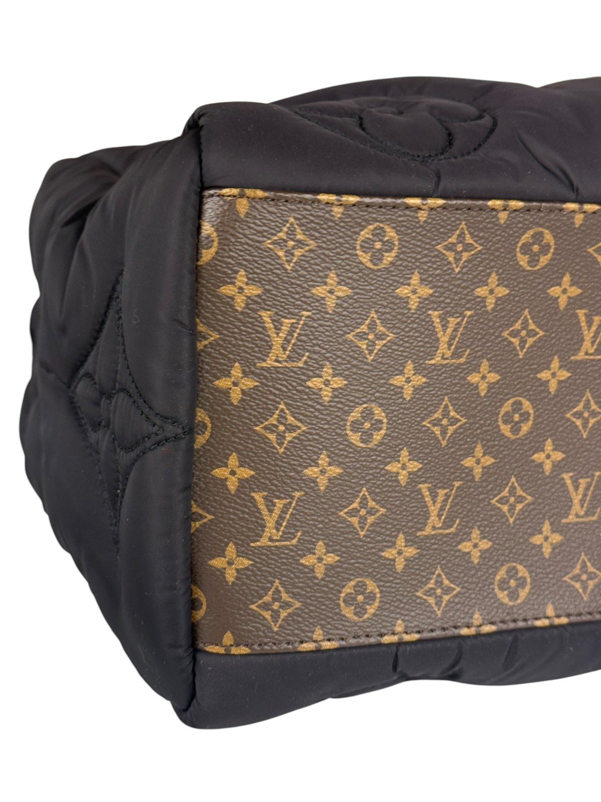 Size GM – Louis Vuitton Econyl Monogram Pillow OnTheGo 2Way Black – Pre-Owned