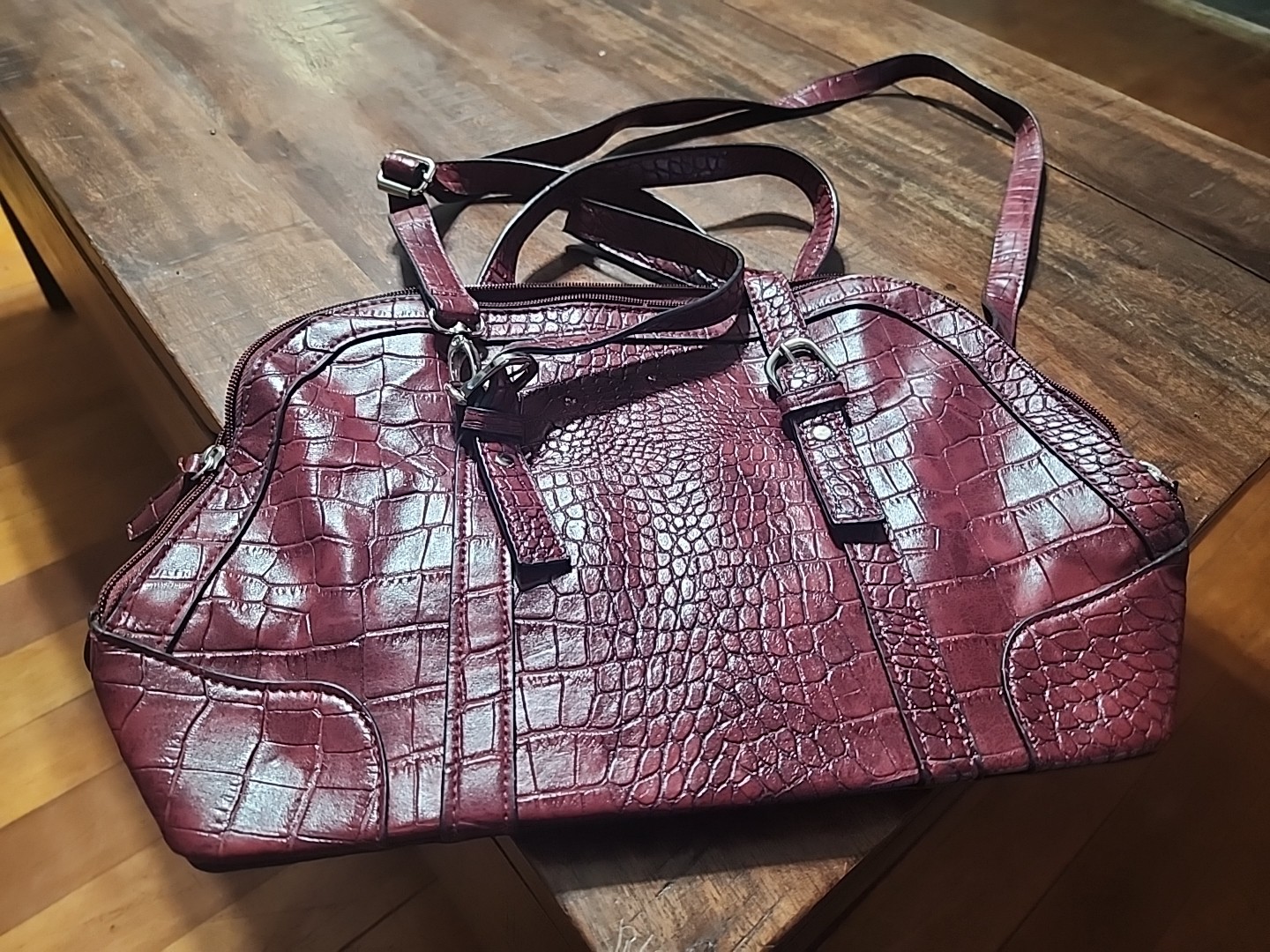 GAL Burgundy Faux Alligator Patent Leather Ball Zipper Hand / Shoulder Bag Purse