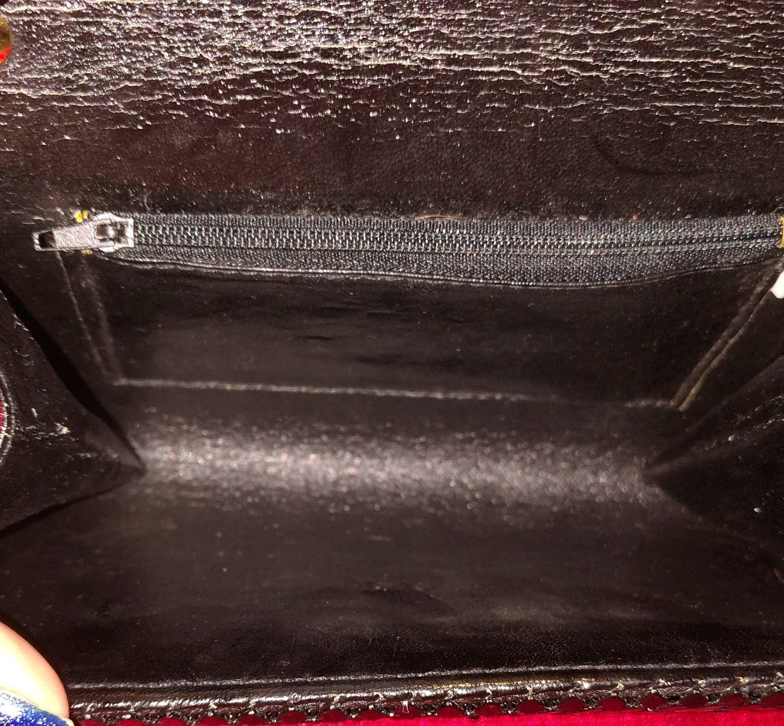 La Regale Vintage Black Metal Mesh Convertible Clutch