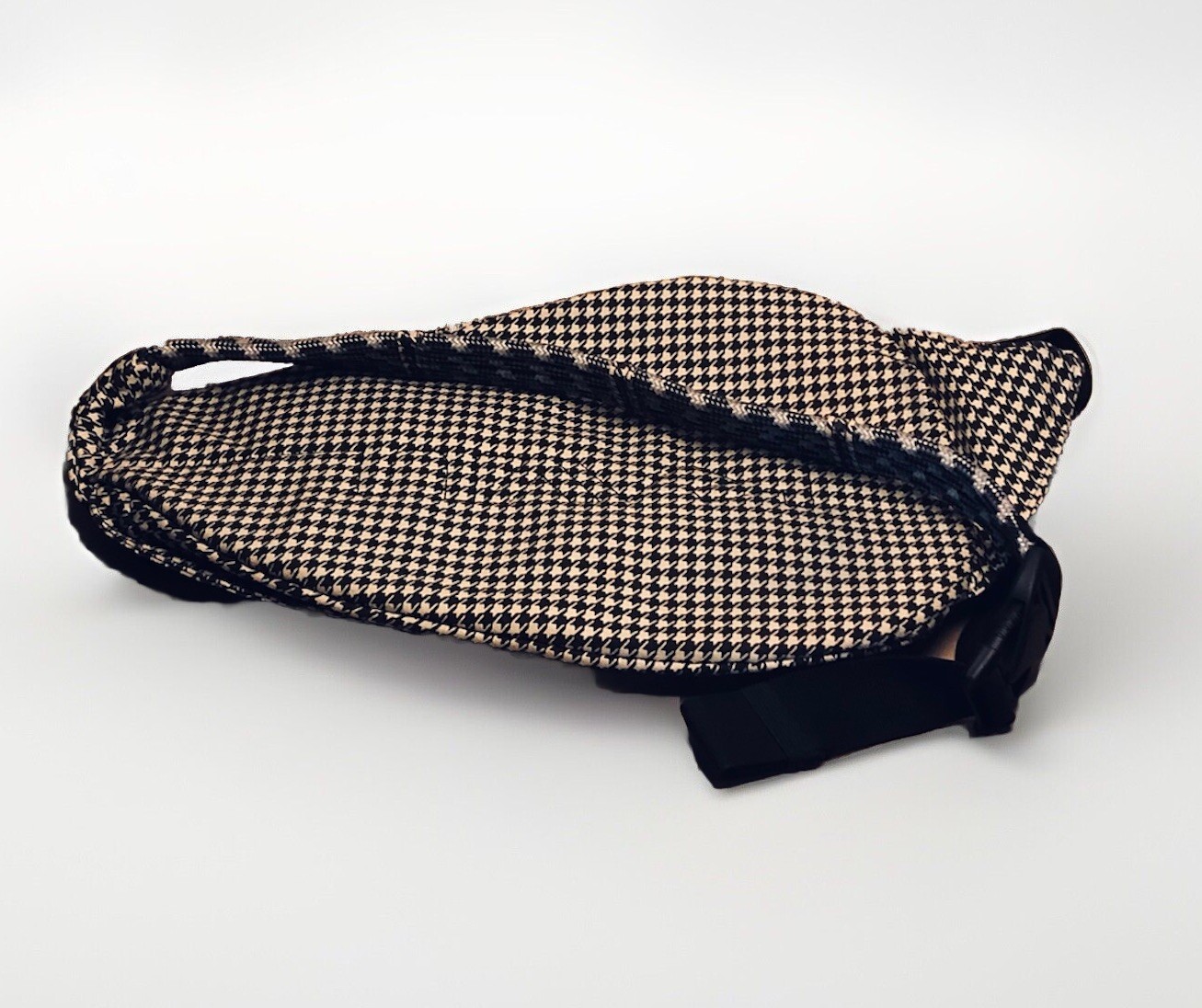 Kavu Rope Sling Bag Chevron Black White Backpack Crossbody