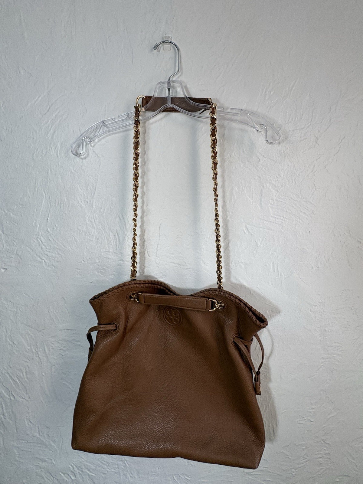 Tory Burch Pebbled Leather Chain Tote Shoulder Bag Camel Brown Gold Logo Large