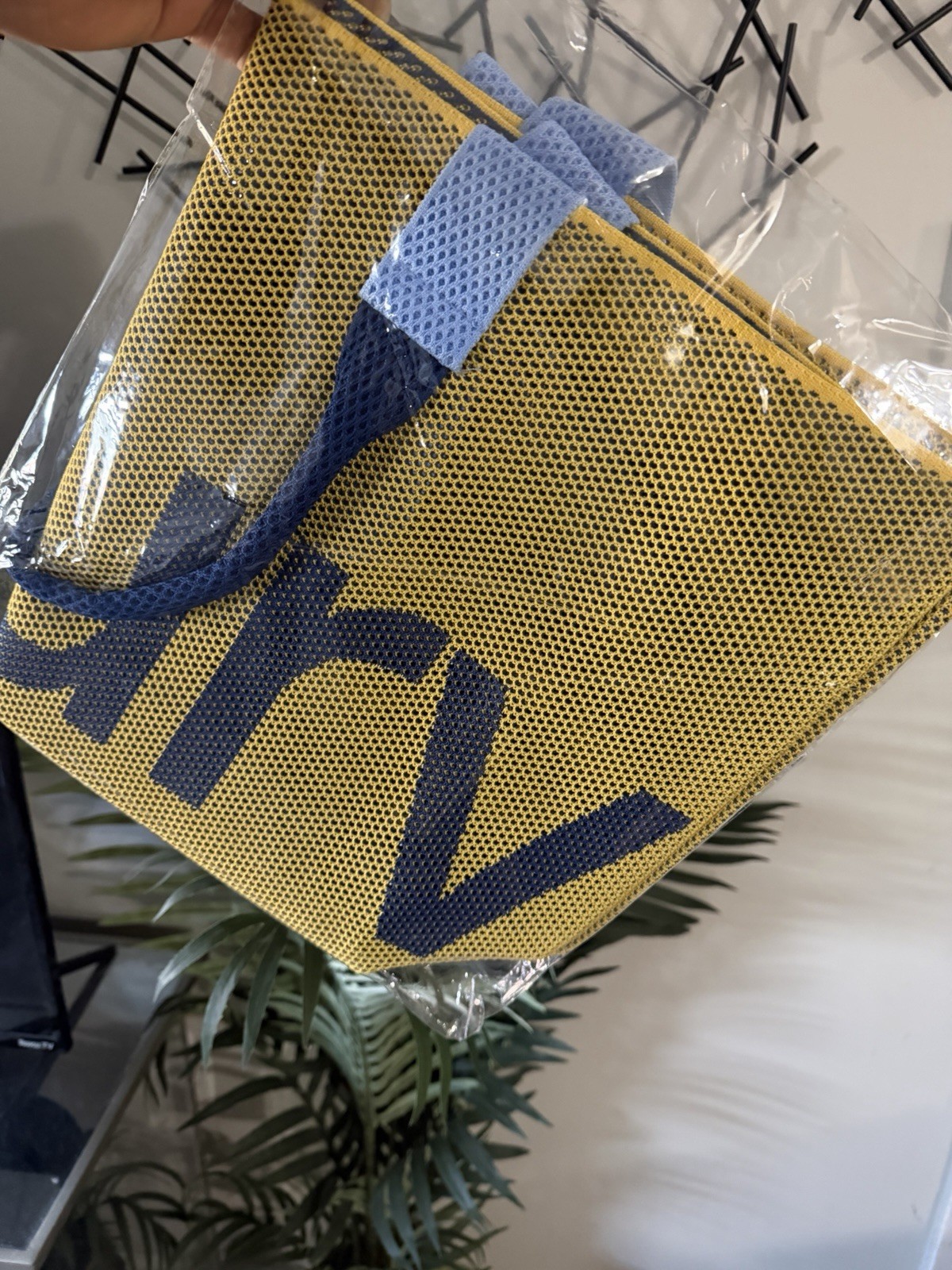 Curves Women’s Tote Bag Yellow/Blue Perforated Logo Pattern (maize)