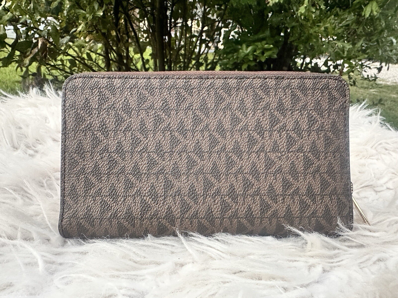 Michael Kors Jet Set Travel Large Flat Phone Case Zip Around Wallet Brown Leathe