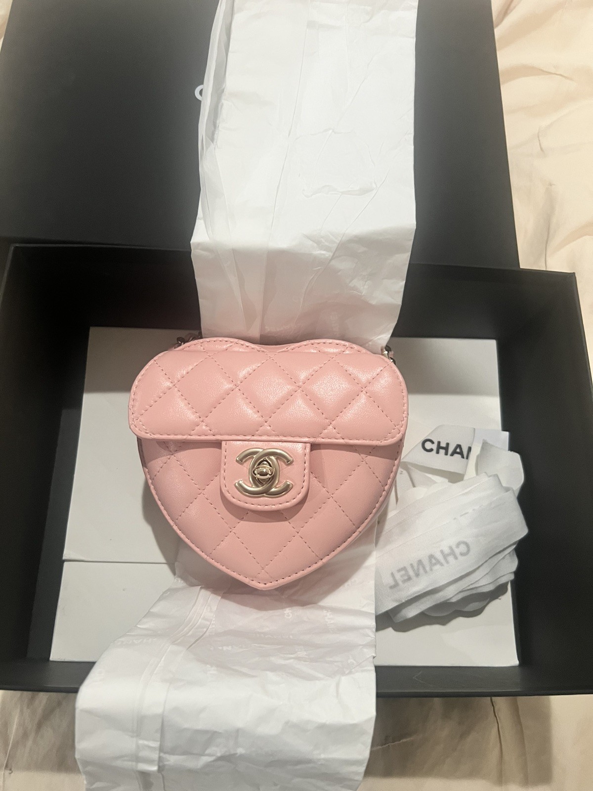 Auth BNIB Chanel 25B Small Heart Bag Pink Lambskin Clutch With Chain