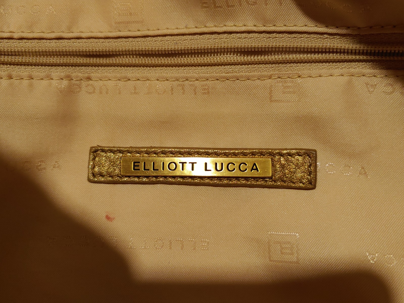 Elliott Lucca – Handbag – Gold Leather – Zip closure – 14 in x 10 in x 2.5 in