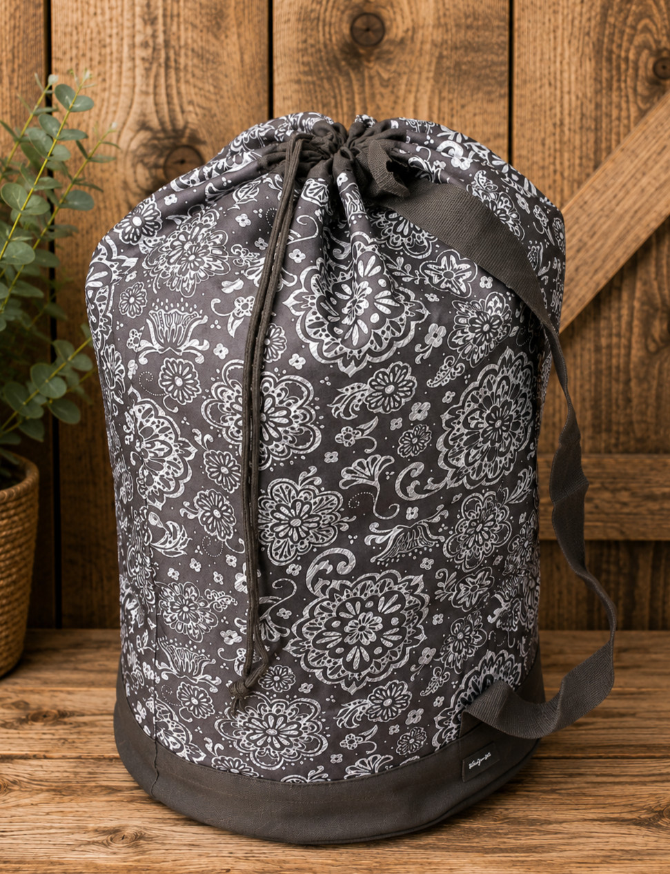 NEW! Thirty One Cinch It Up Super Sac Duffle Laundry Travel College Dorm Bag 31