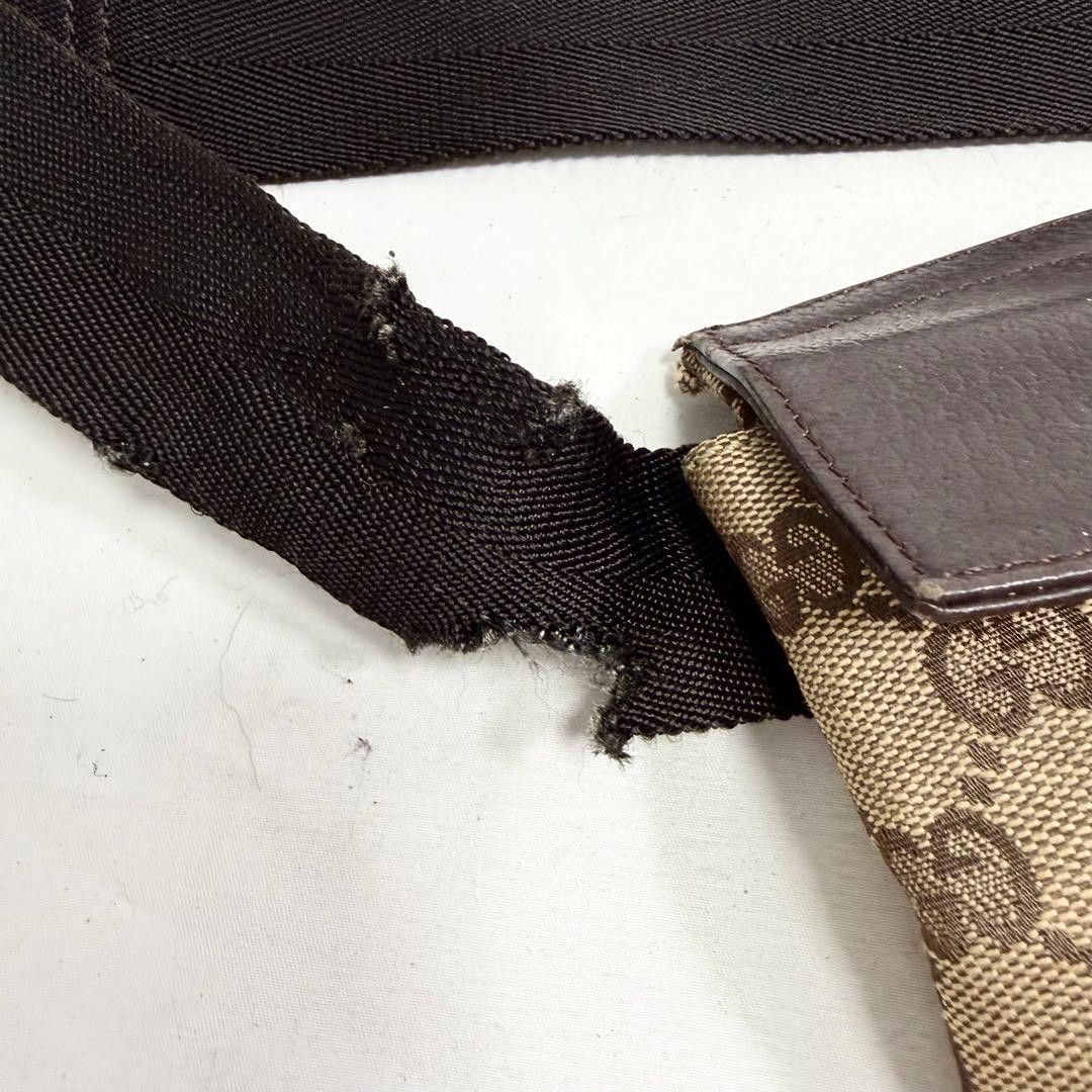Gucci GG Canvas Logo Embossed Shoulder Bag 28566 Multifunctional Brown