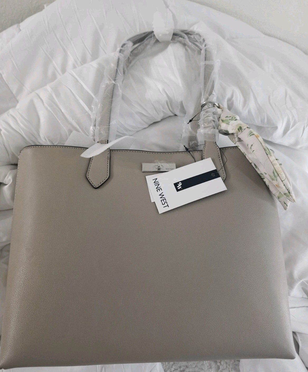Nine West Beige Pebbled Tote Bag Solid Rectangle Double Handles Beige Straps