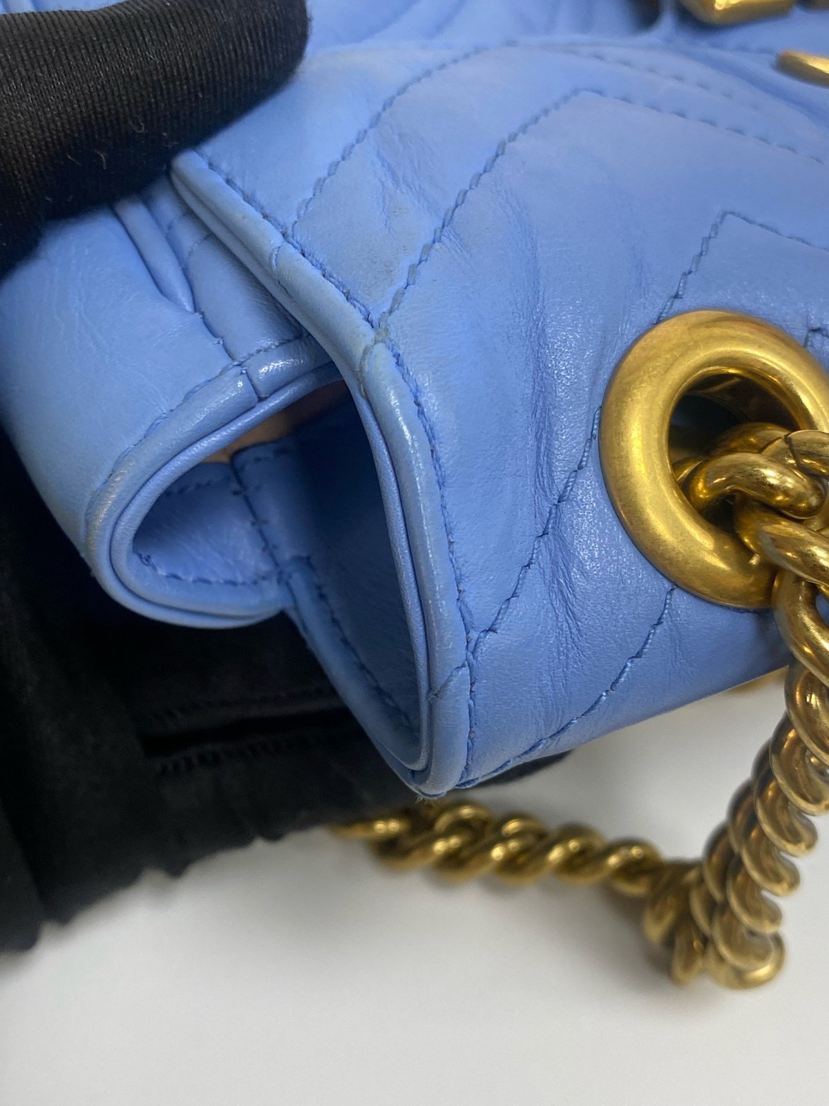 Gucci Pre-Owned Authentic Chain Bag Gold Length 22, width 6, height 15
