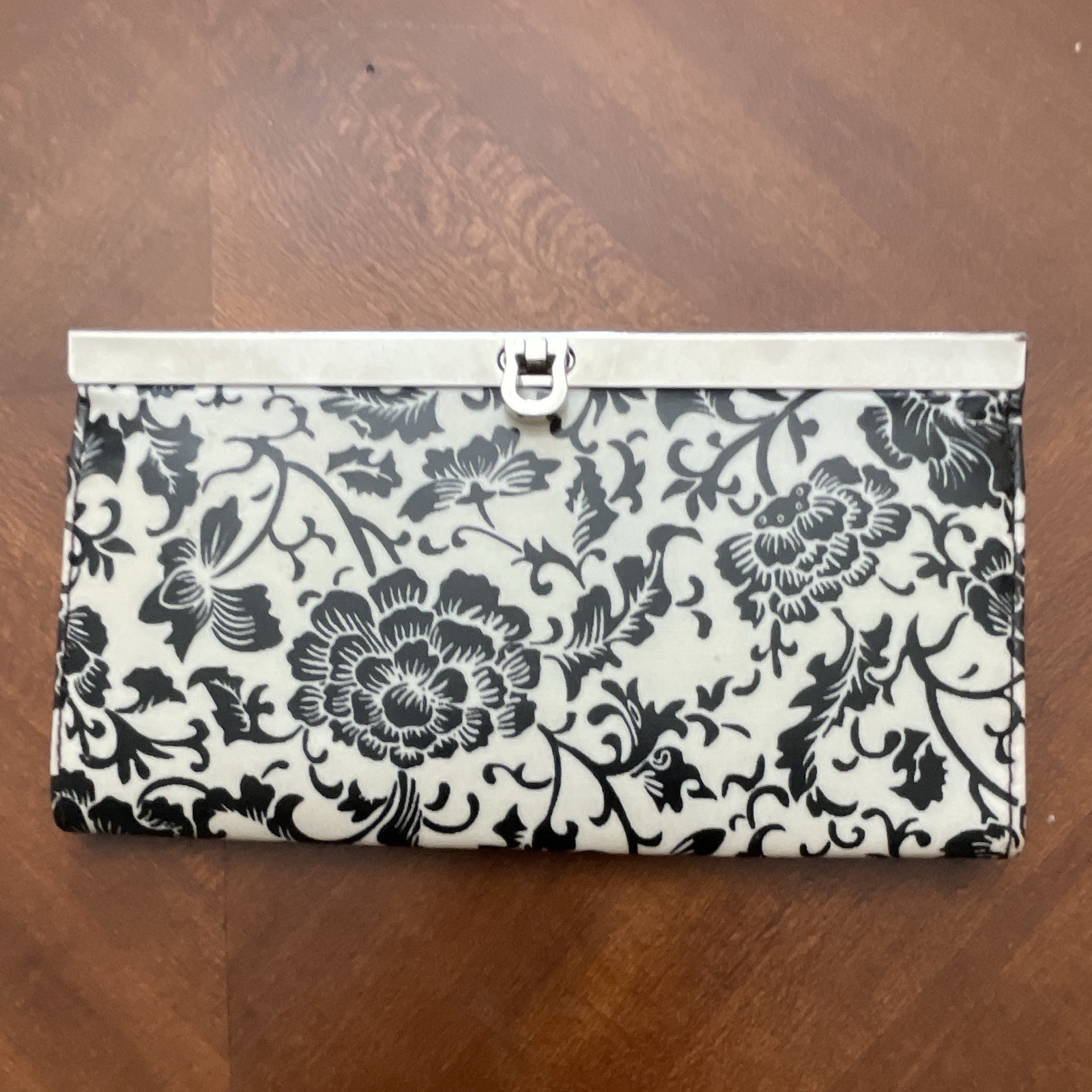 Black & White Floral Women’s Rectangle Clutch Frame Clasp, Silver Hardware