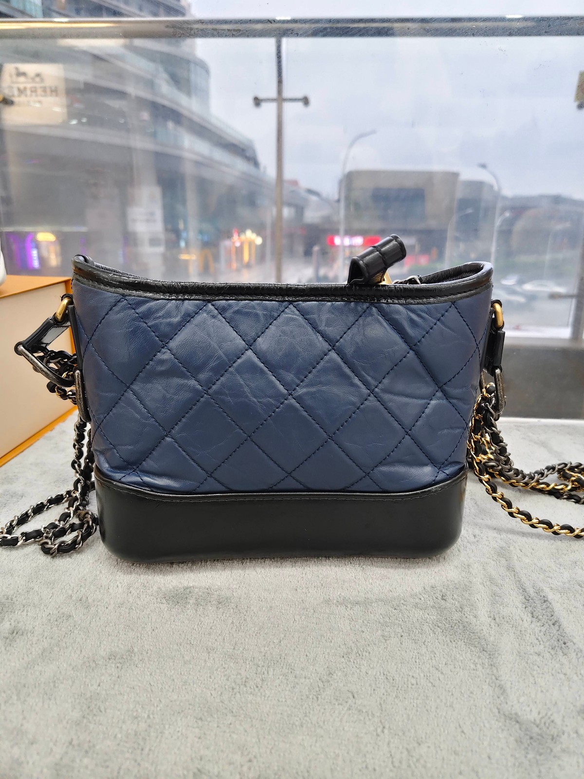AUTH Chanel Gabrielle Hobo A91810 Black Blue Calfskin Gold Silver Chain Bag