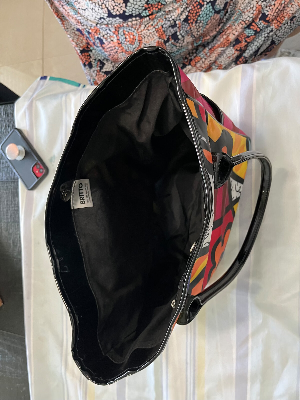 Romero Britto Bag Very Good Condition, Geometric Pattern #14072