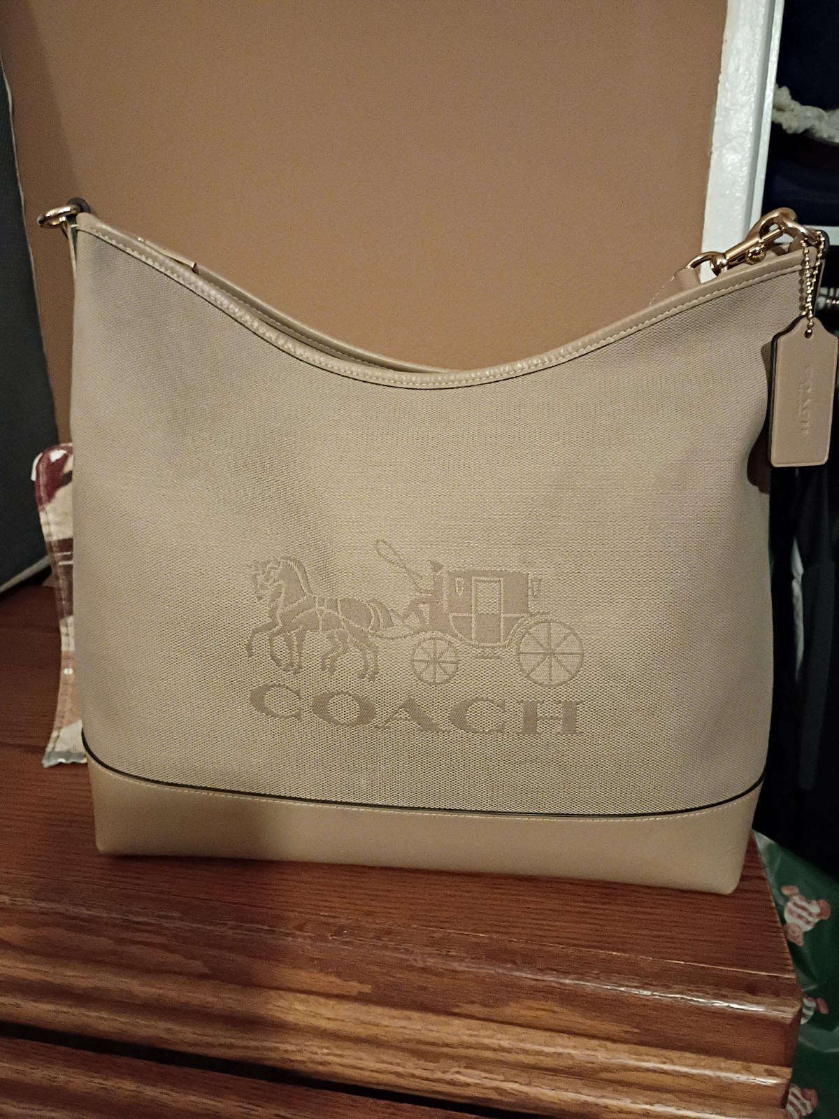 Coach Large Laurel Horse And Carriage Design With Matching Double Zip Wristlet