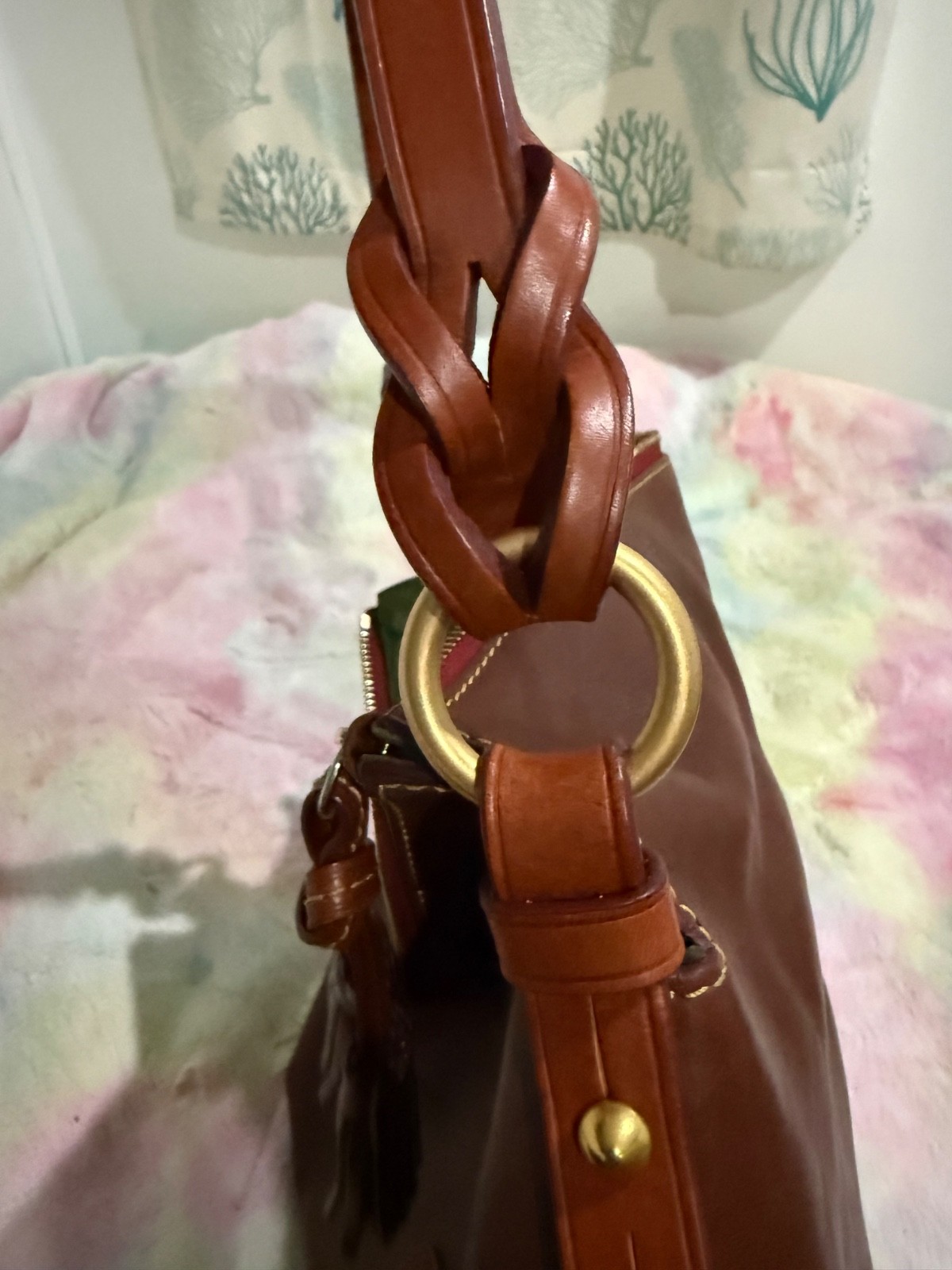 dooney and bourke florentine twist strap hobo in chestnut.