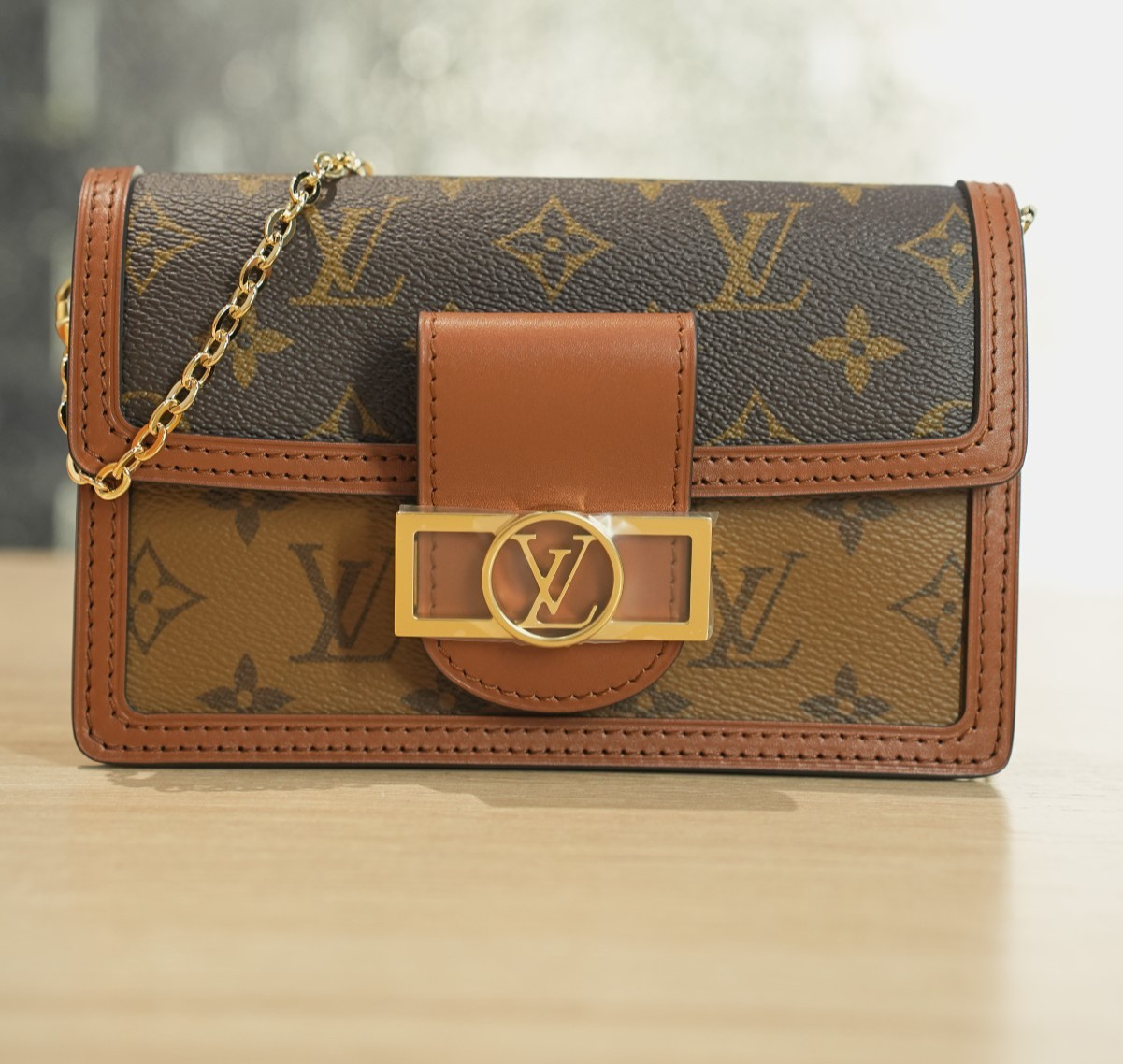 Louis Vuitton Dauphine Woc Monogram Canvas Shoulder Bag Crossbody Excellent