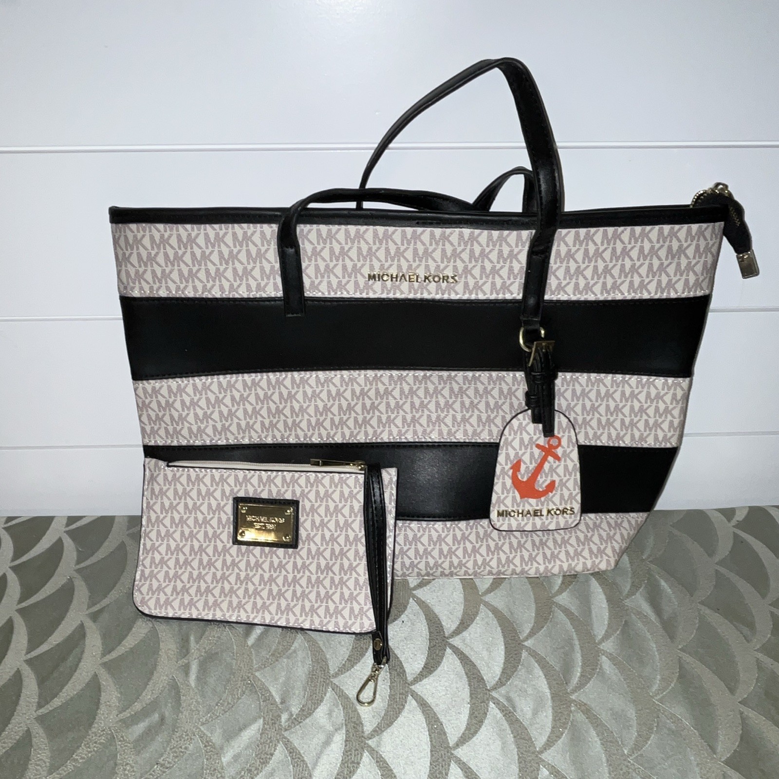 New MICHAEL KORS ILLUSTRATIONS Stripe Canvas LARGE EW BEACH Tote BROWN/ORANGE