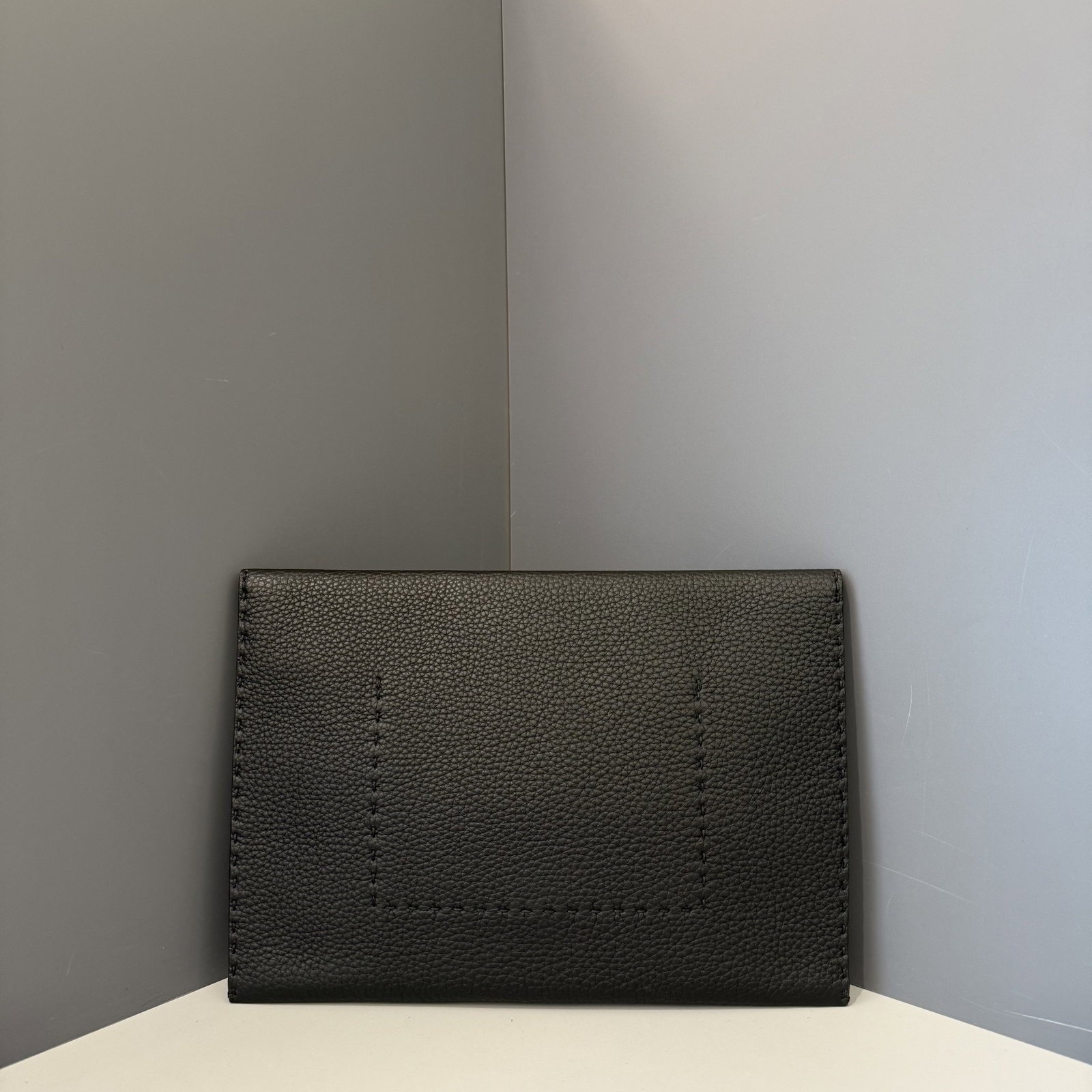 Fendi Clutch Brown Black Grained Calfskin (kc042426b5)