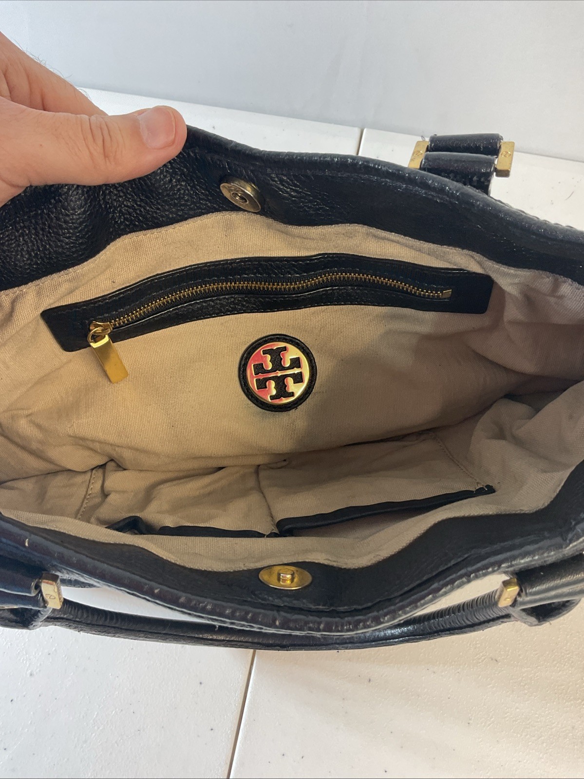Tory Burch Amanda Hobo Bag Black Pebbled Leather Shoulder Tote LOGO