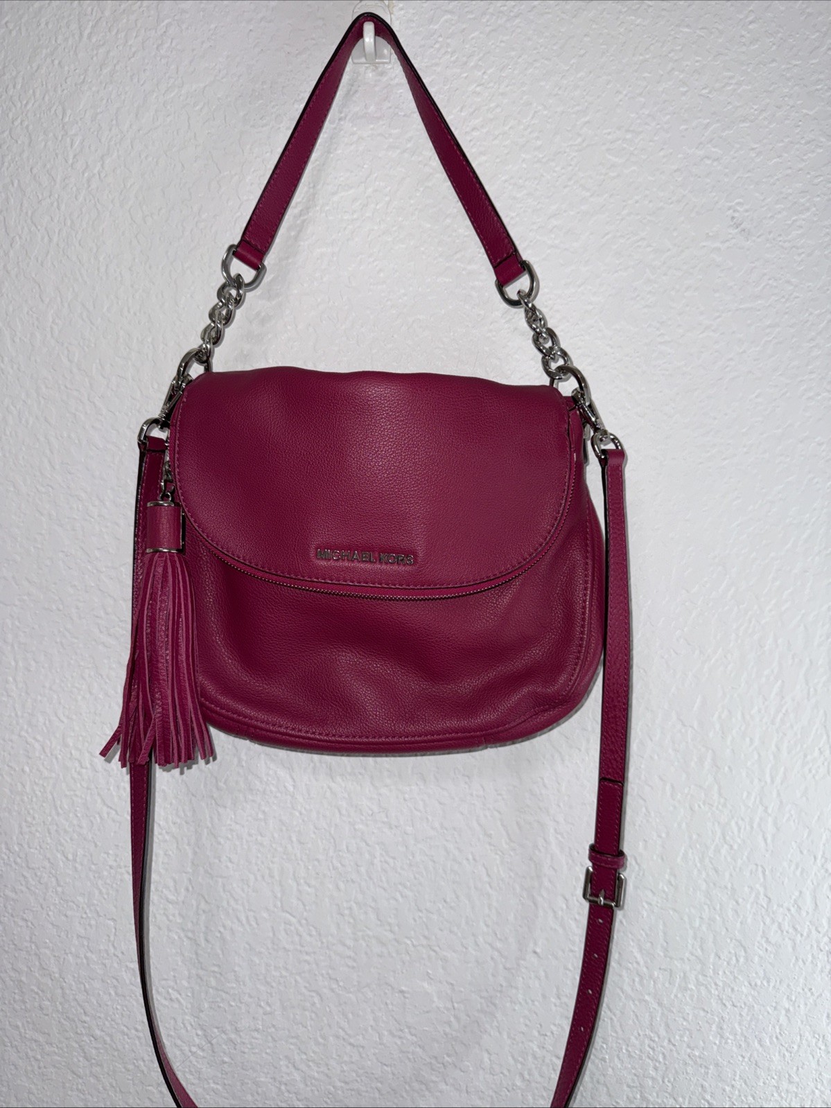 Michael Kors Fuchsia Pebbled Leather Shoulder Bag – Chic & Bold