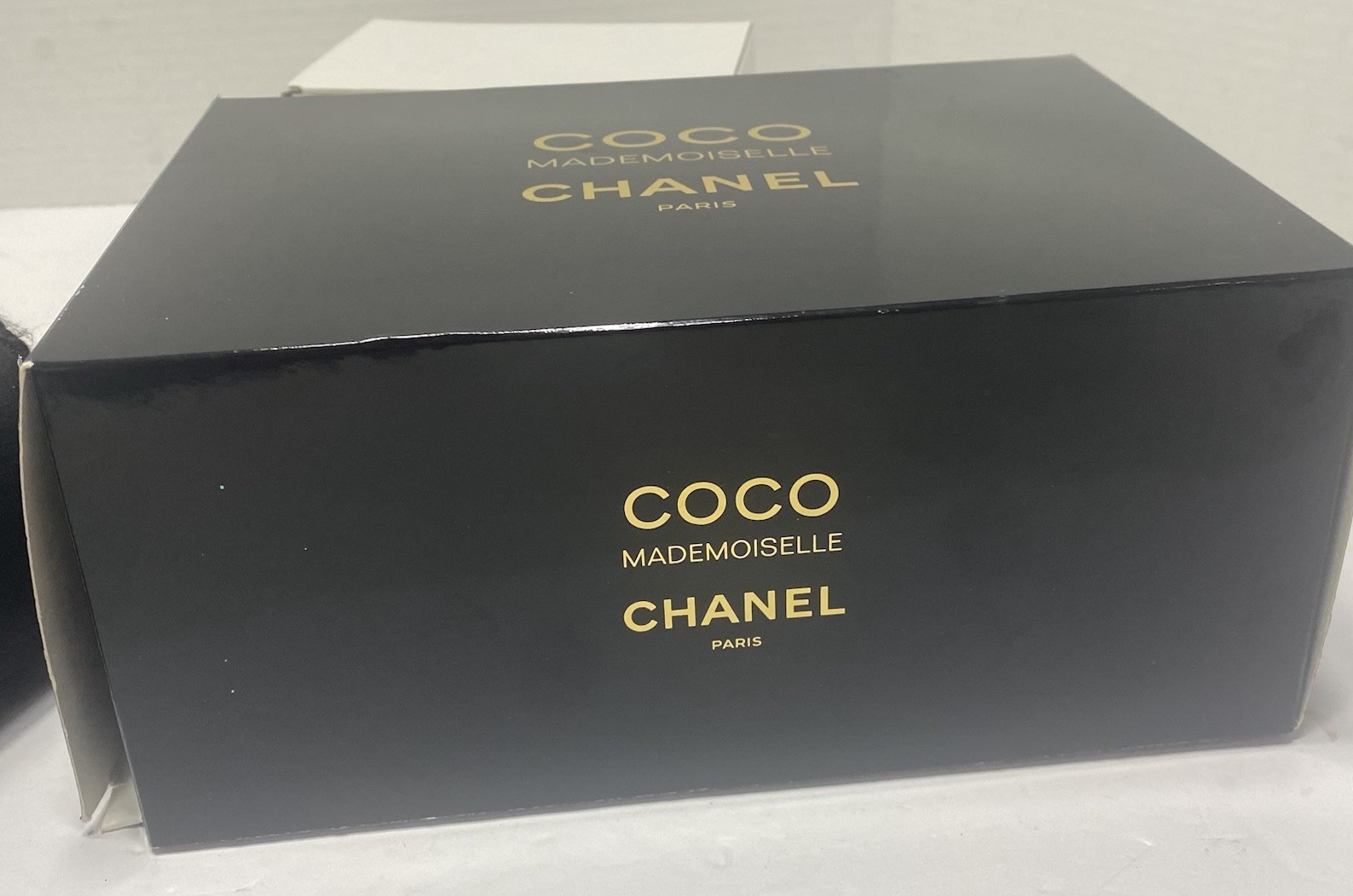 CHANEL Parfume Perfume Make Up Toiletry Logo Zip Up Black Bag W Box