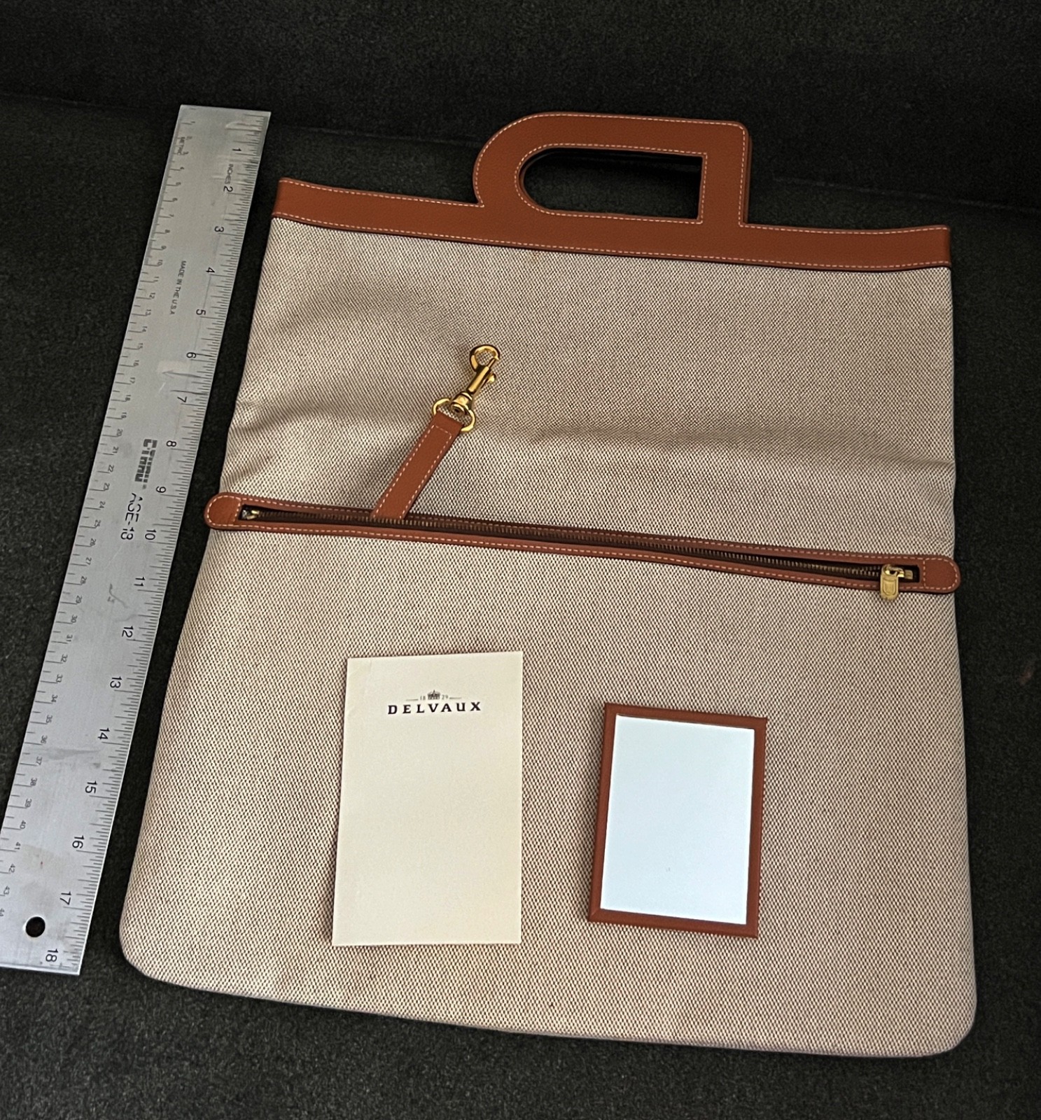 DELVAUX Vintage handbag. Historic Belgian luxury leather goods company.